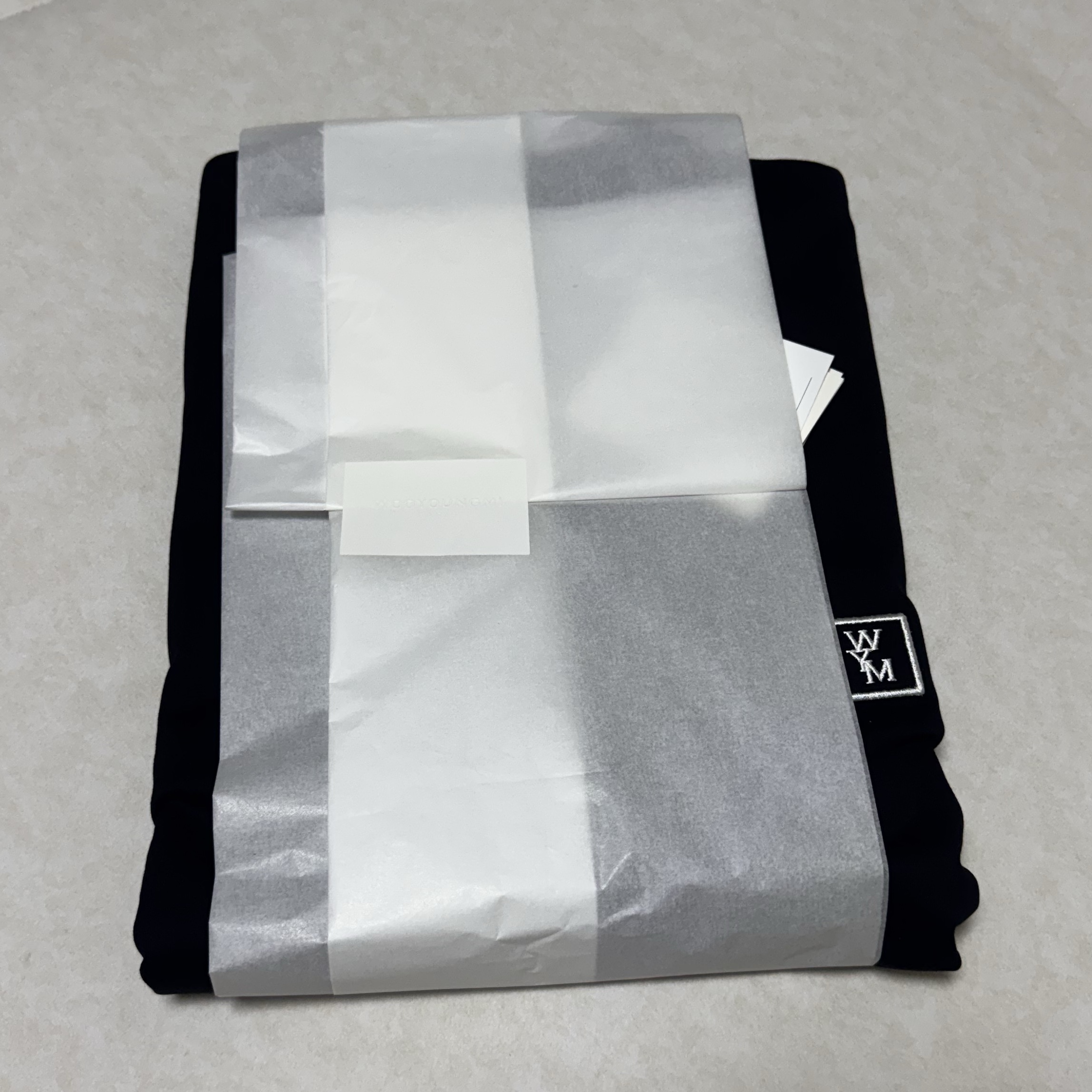 Wooyoungmi Cotton Back Logo T-Shirt Black - 24SS 착용 스타일 - 2