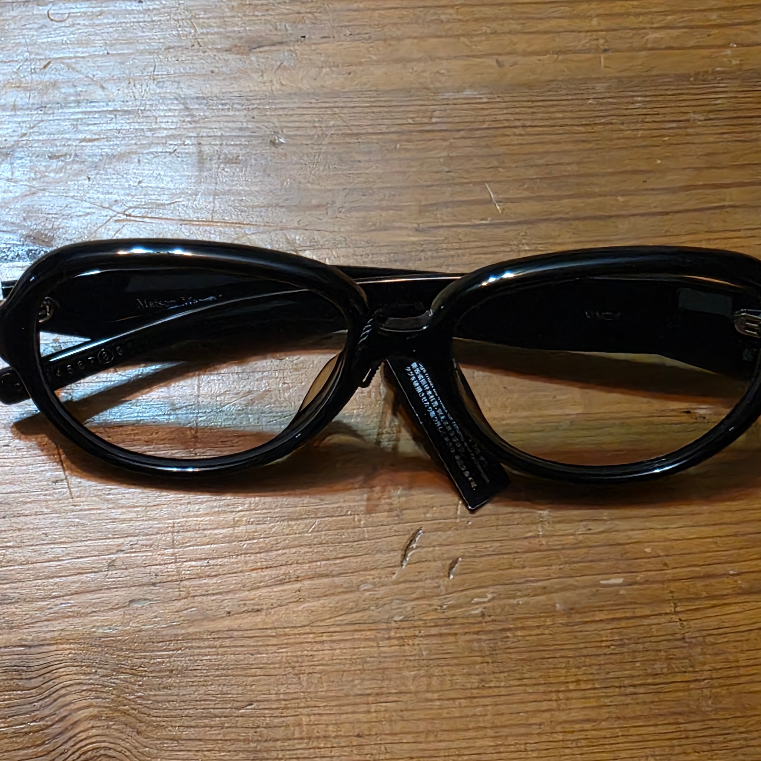 Gentle Monster x Maison Margiela MM211 Black Clear 착용 스타일
