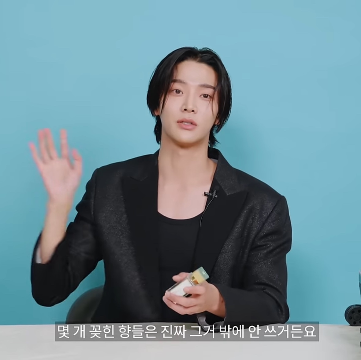 Maison Francis Kurkdjian A La Rose Eau De Parfum 35ml, Maison Francis Kurkdjian L'homme A La Rose Eau De Parfum 70ml 착용 스타일 - 2