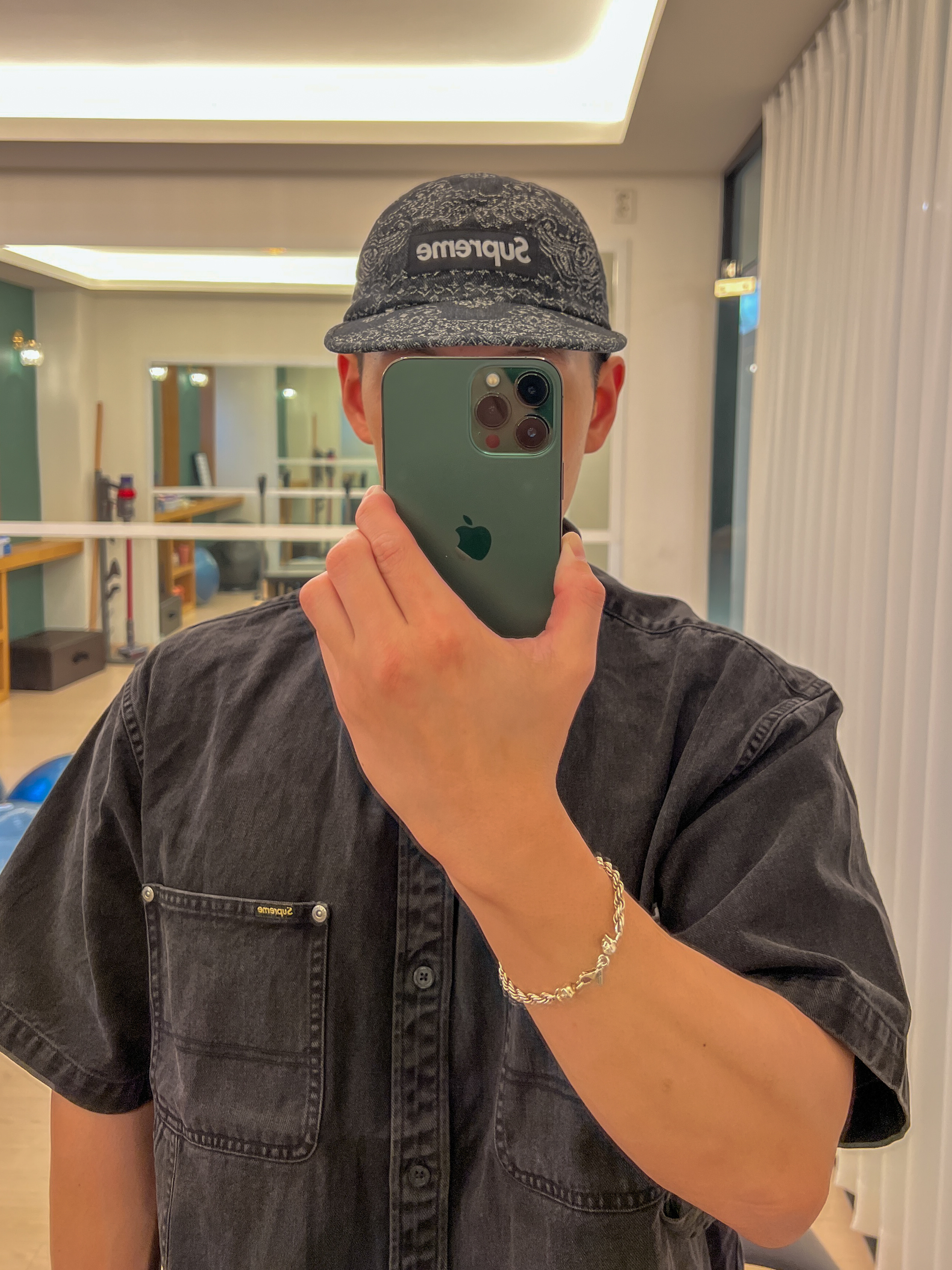 Supreme Bandana Jacquard Denim Camp Cap Black - 25SS, Supreme Bandana Jacquard Denim Camp Cap Indigo - 25SS 착용 스타일