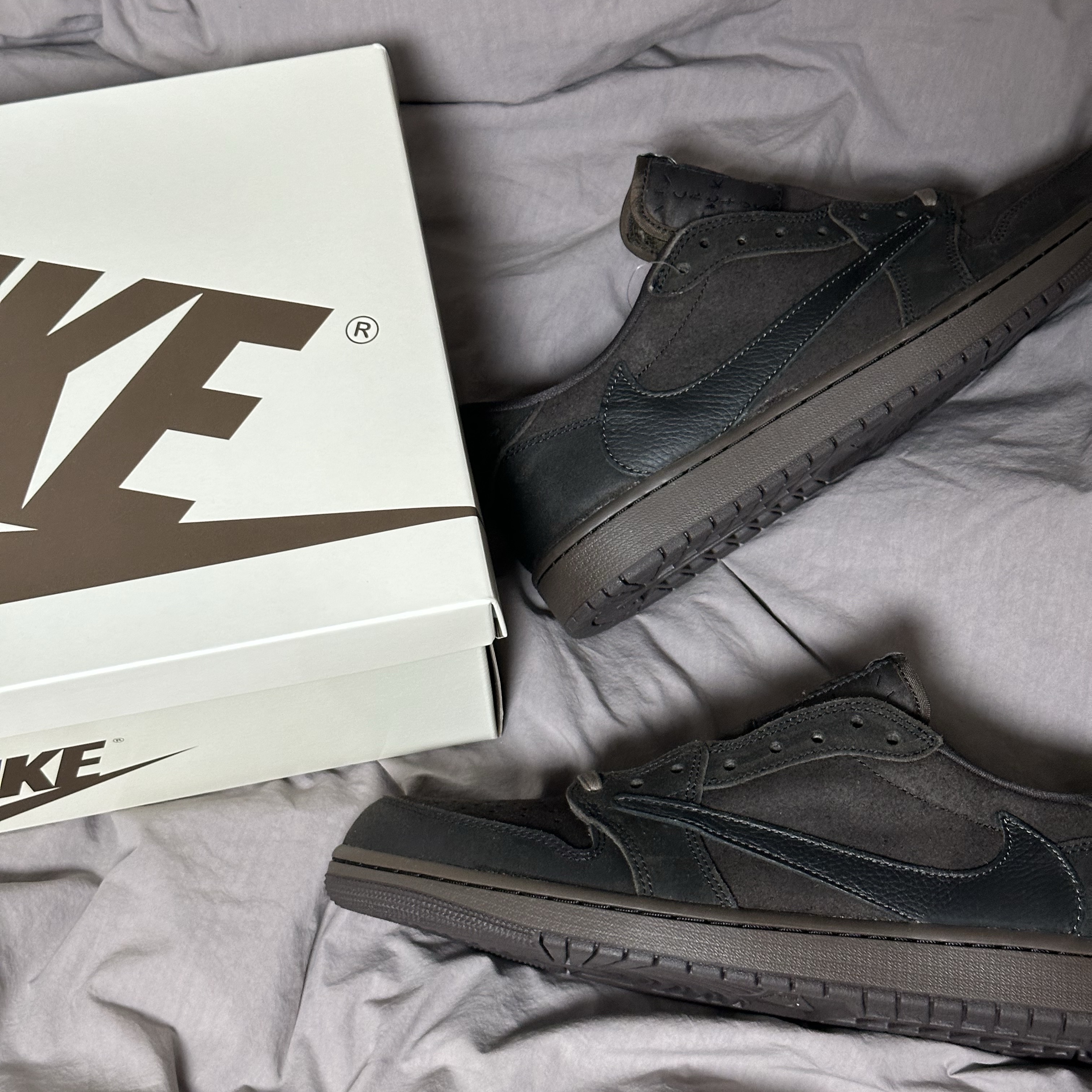 Jordan 1 x Travis Scott Retro Low OG SP Velvet Brown and Dark Mocha 착용 스타일