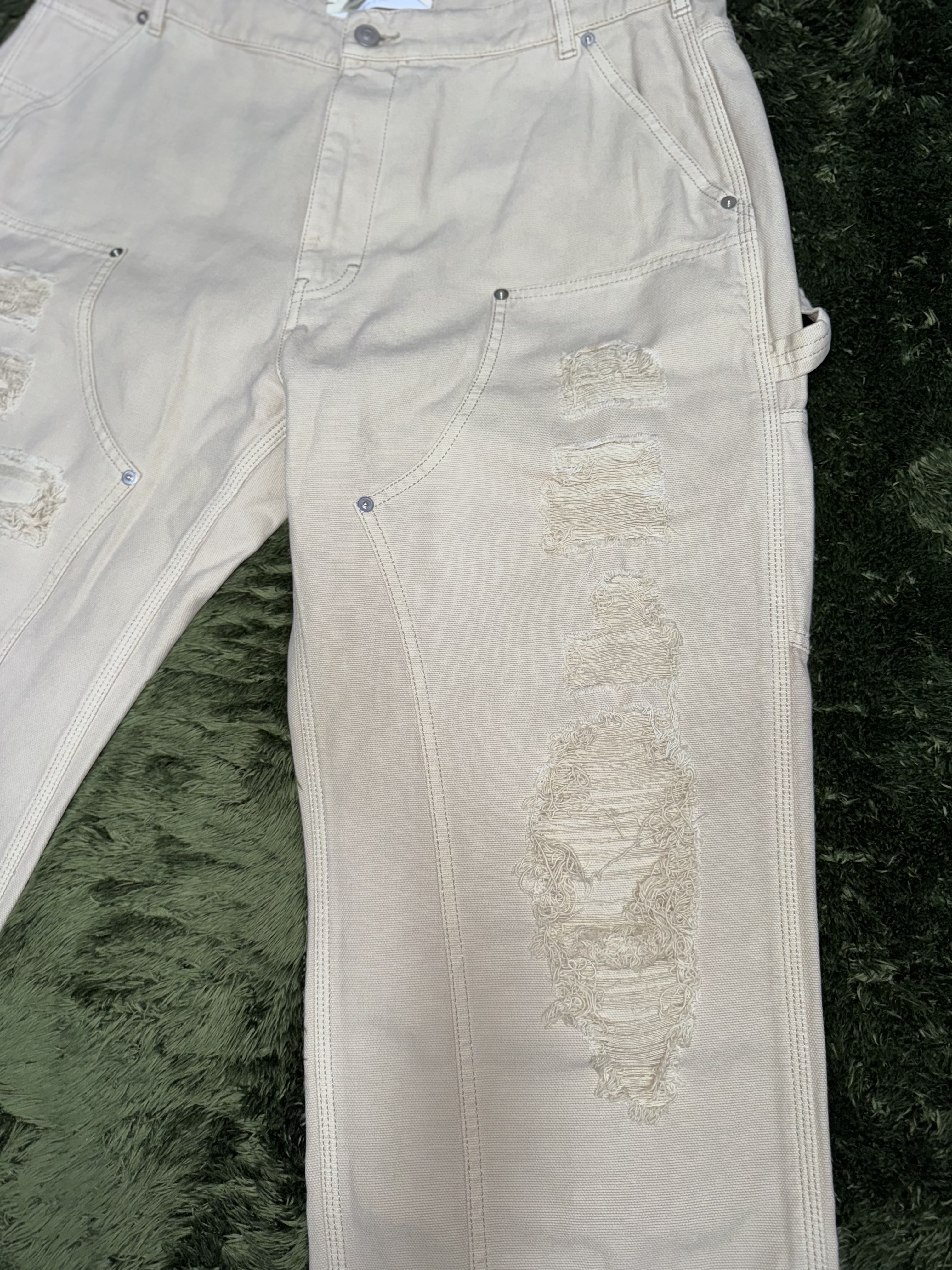 1017 Alyx 9SM Destroyed Carpenter Pants Off White 착용 스타일 - 7