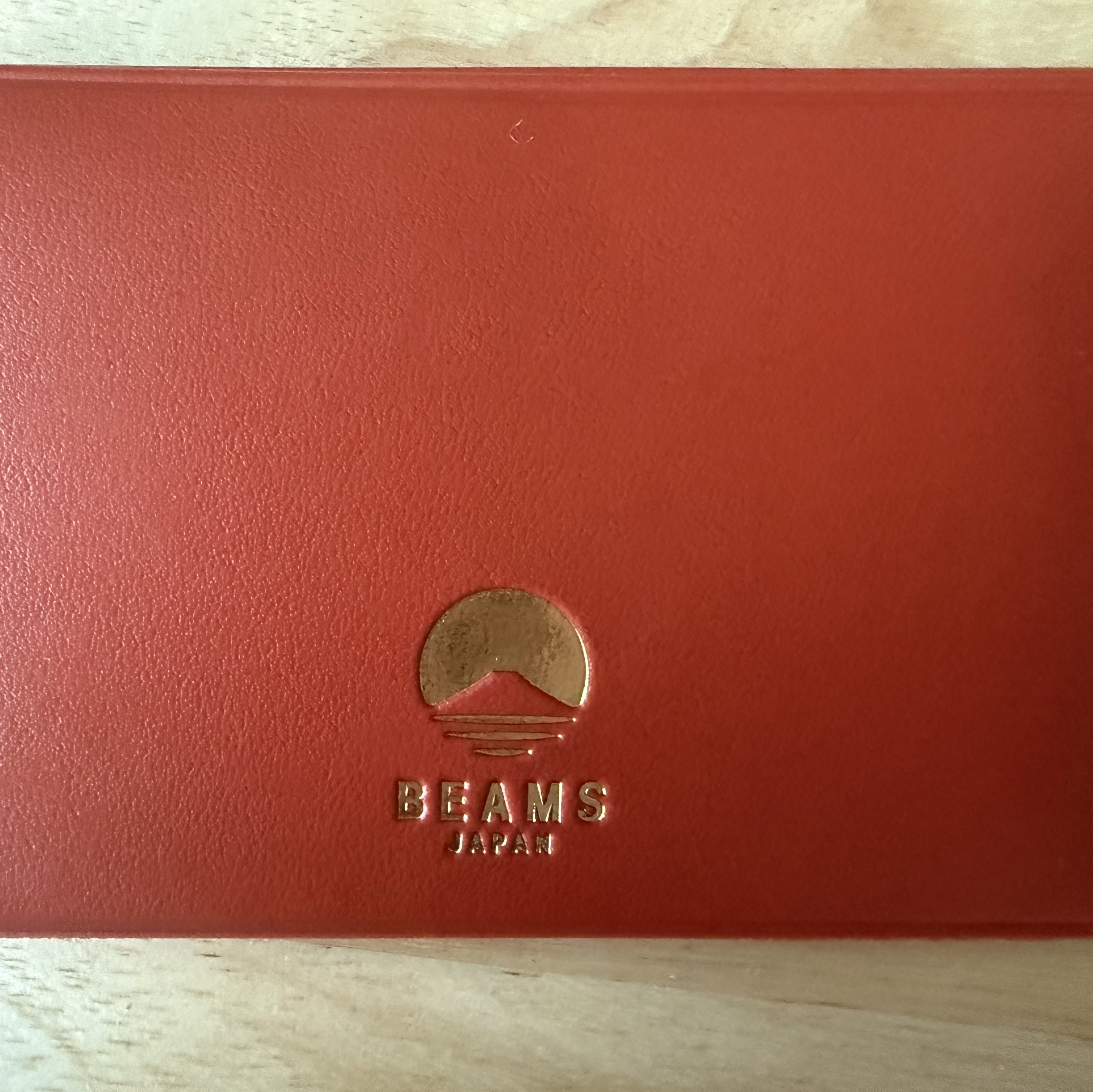 Beams x Hightide Special Order Pass & Card Case Orange 착용 스타일