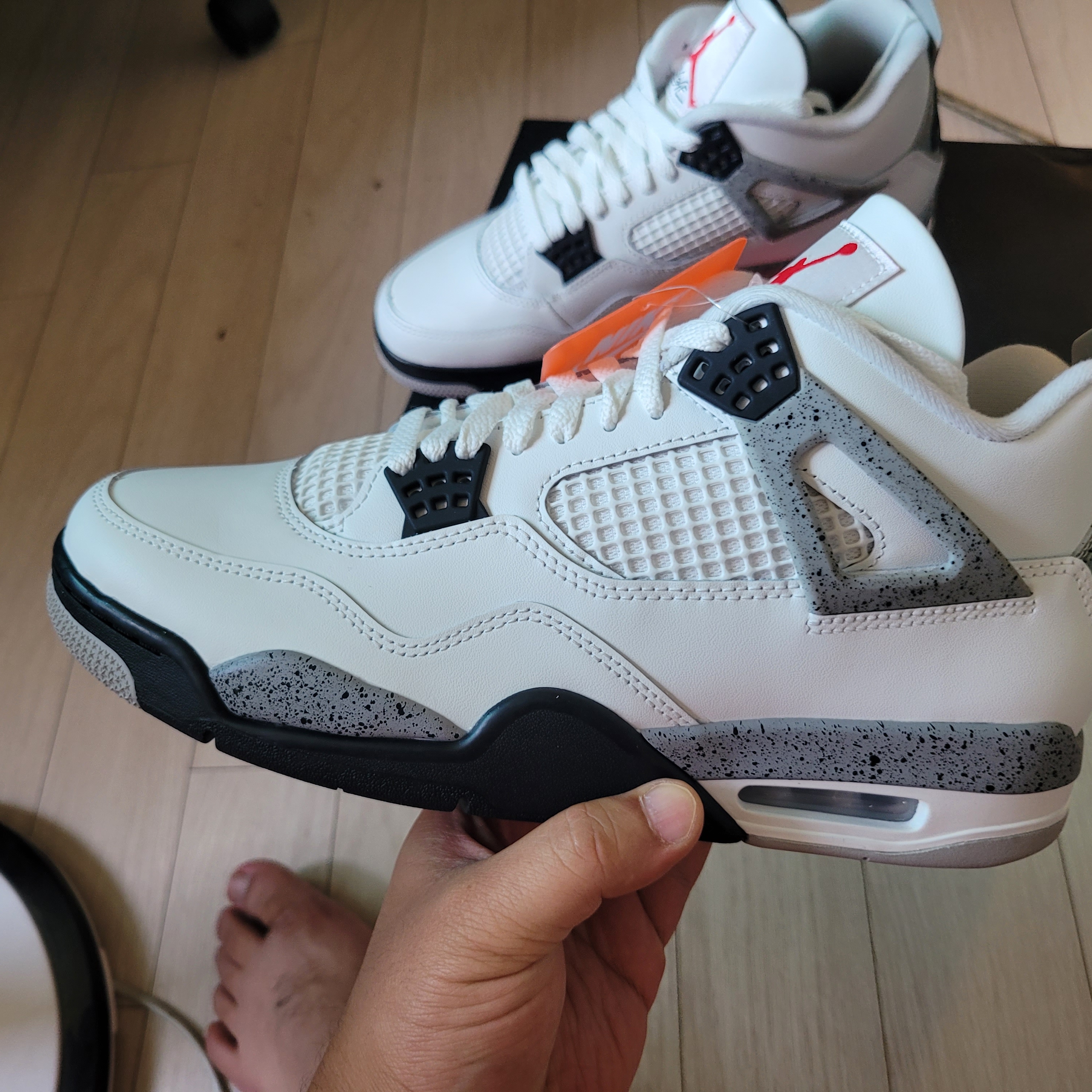 Jordan 4 Retro OG White Cement 2025 착용 스타일 - 6