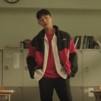 QT8 Garments TL Old Track Jacket Black/Red 착용 스타일