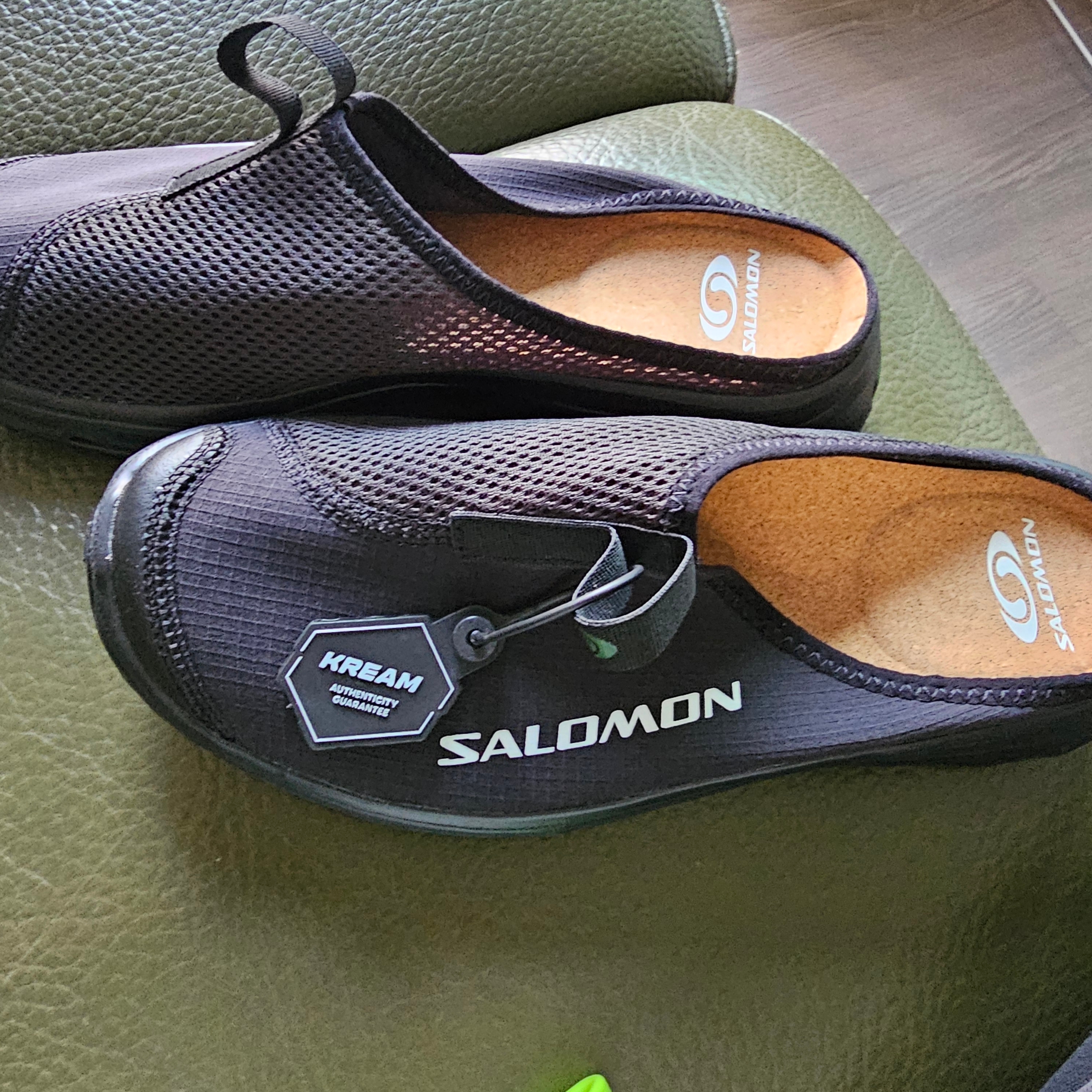 Salomon Snowclog Black Asphalt 착용 스타일 - 2