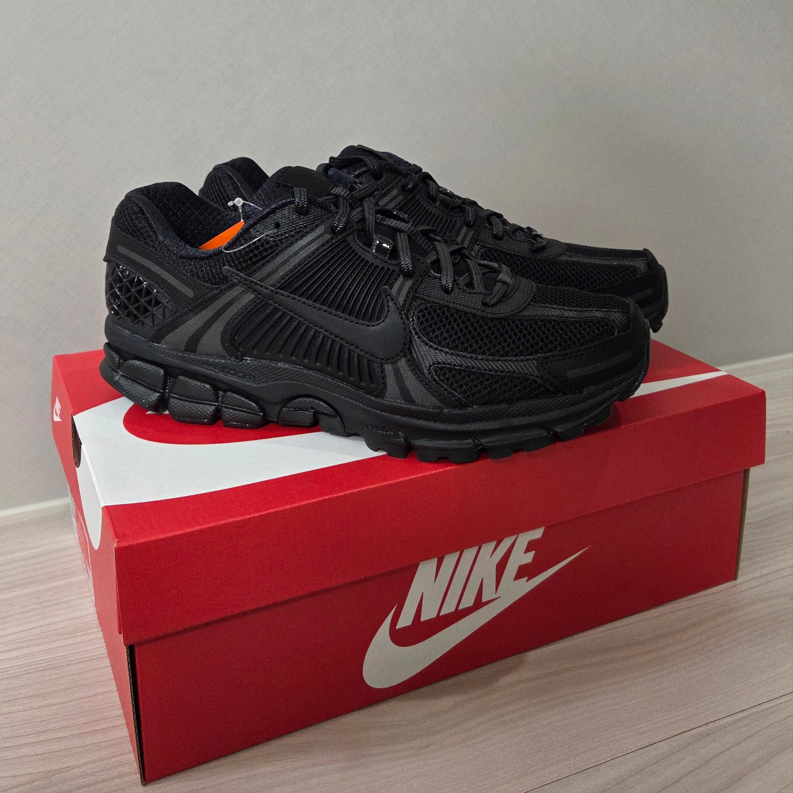 Nike Zoom Vomero 5 SP Black 착용 스타일