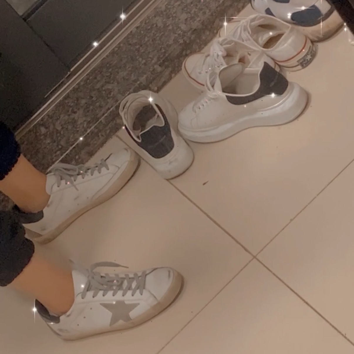 (W) Golden Goose Superstar White Navy Heel Tab Sneakers, (W) Alexander McQueen Oversized Sneakers White Black 착용 스타일