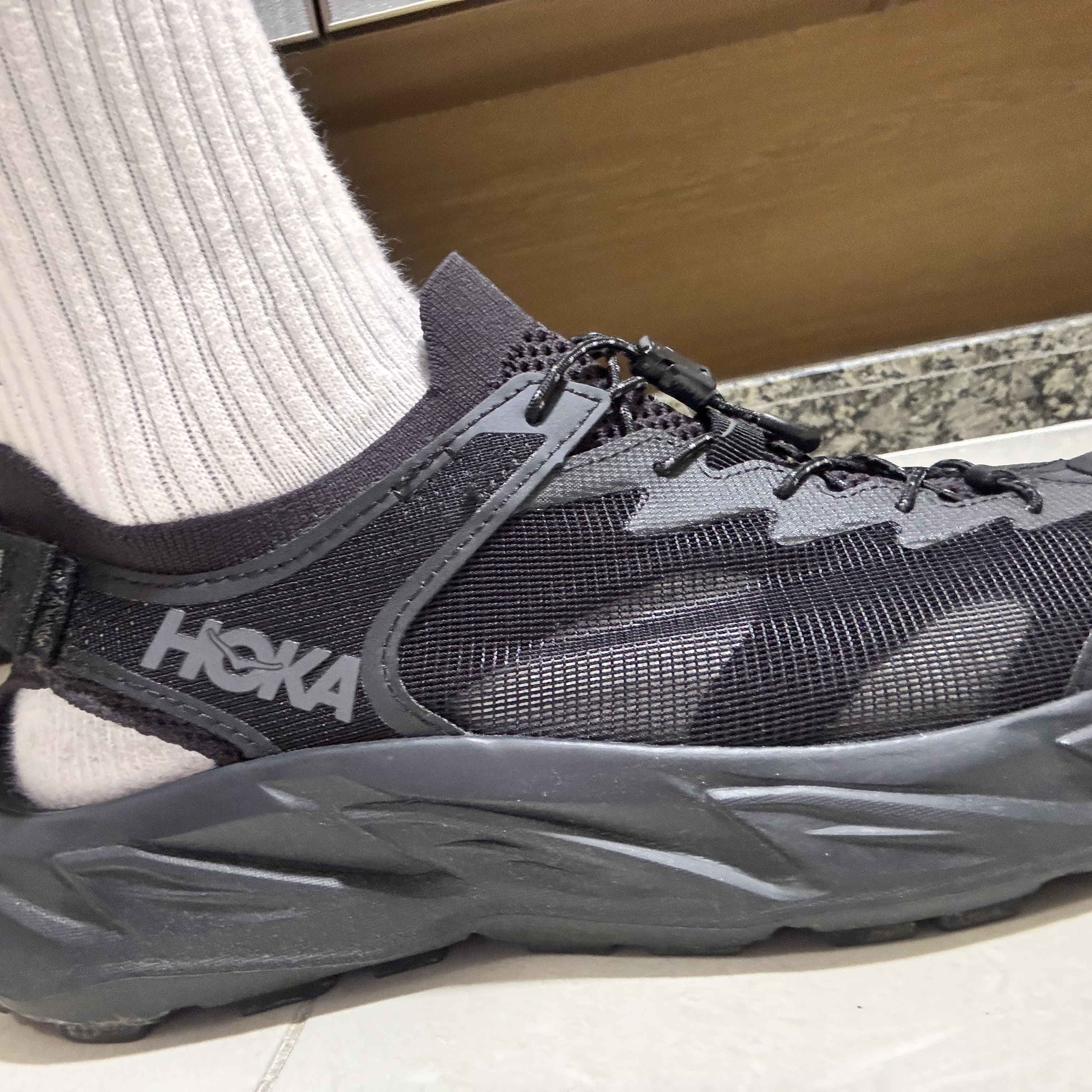 Hoka Hopara 2 Black - 25SS 착용 스타일 - 2