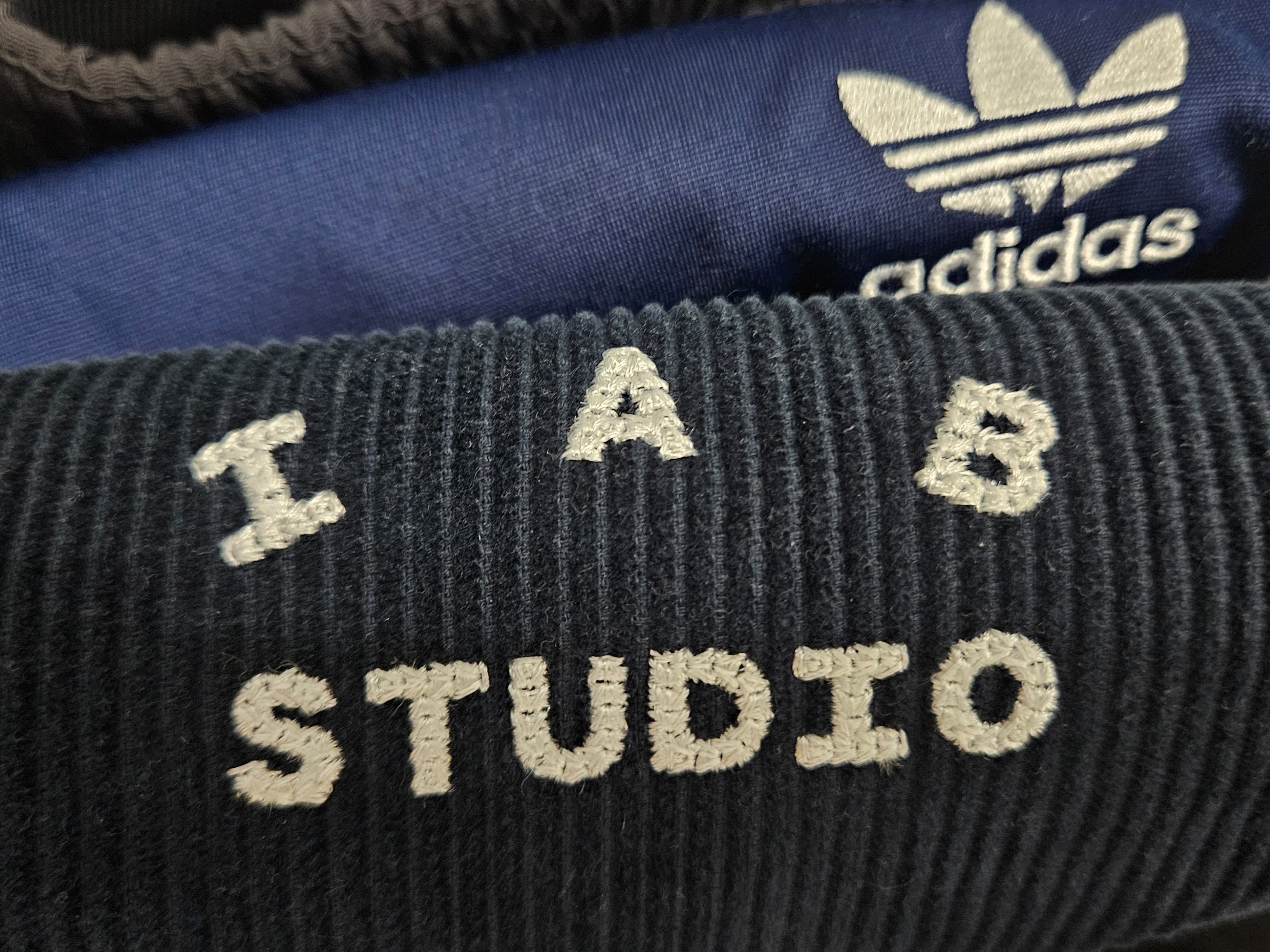 IAB Studio Corduroy Pants Midnight Blue 착용 스타일