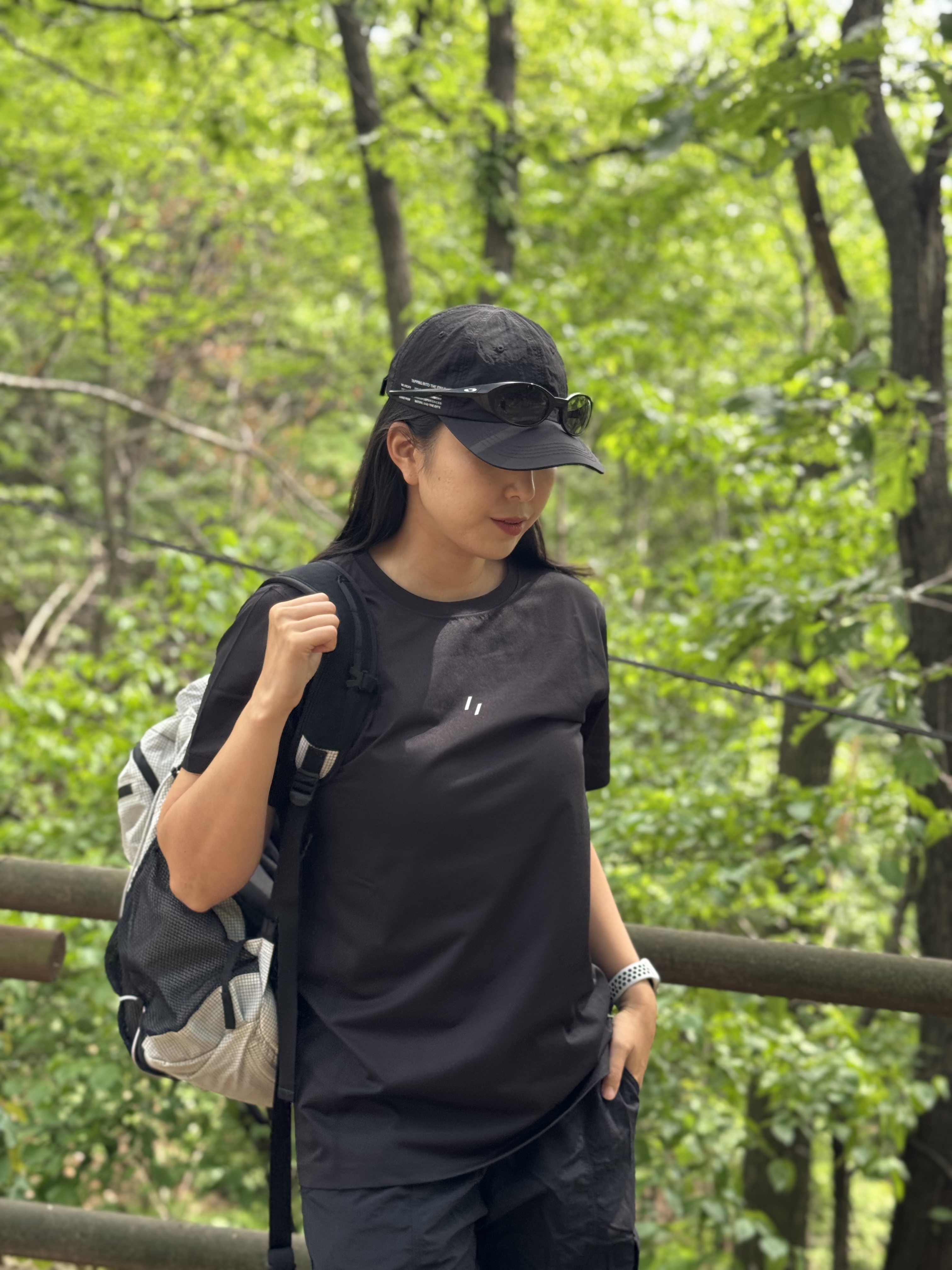 Welter Experiment Brisa Raglan T-Shirt Black 착용 스타일 - 2