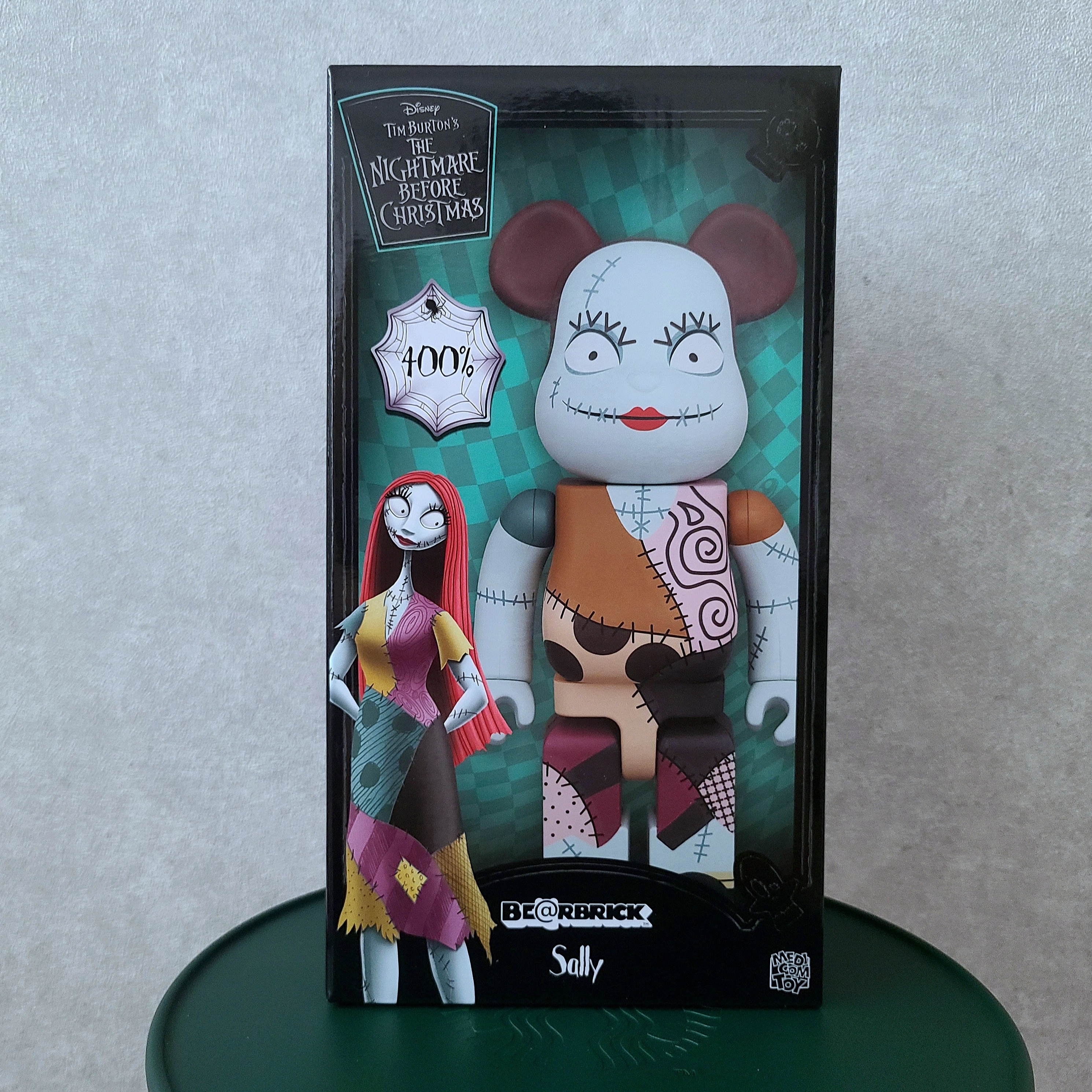 Starbucks x Helinox Side Table Green, Bearbrick Sally 400% 착용 스타일 - 1