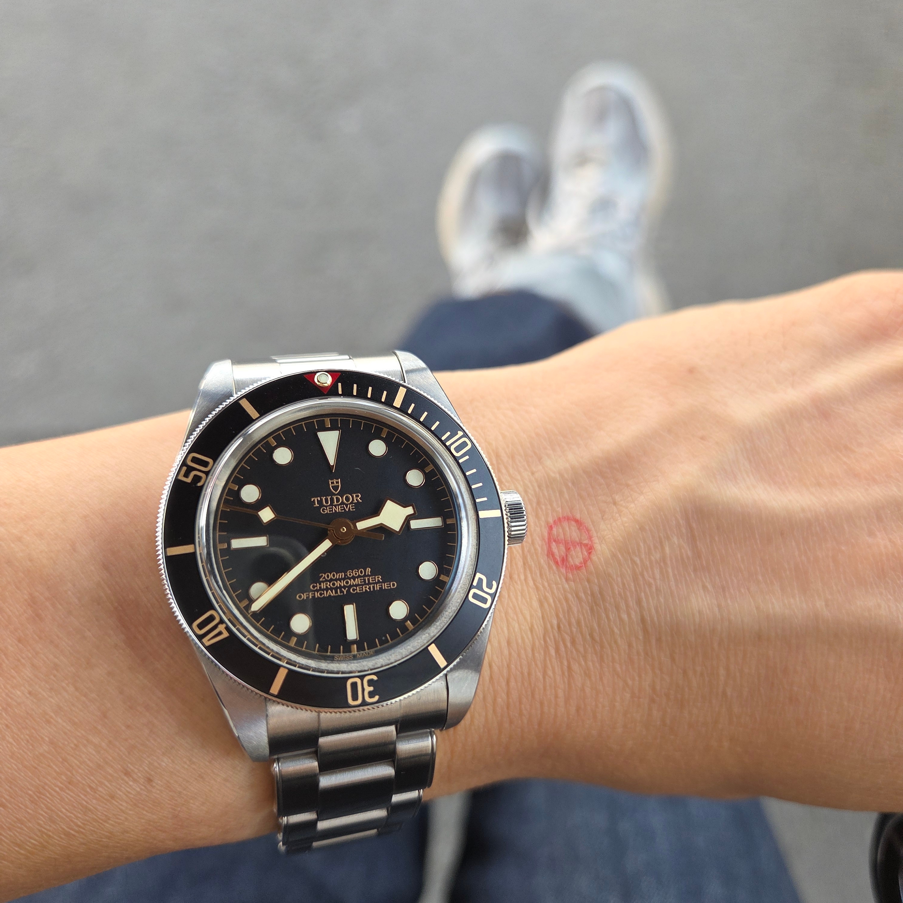 Tudor Black Bay 58 MT5402 Steel Bracelet Black, New Balance 530 Vintage Metallic Silver 착용 스타일