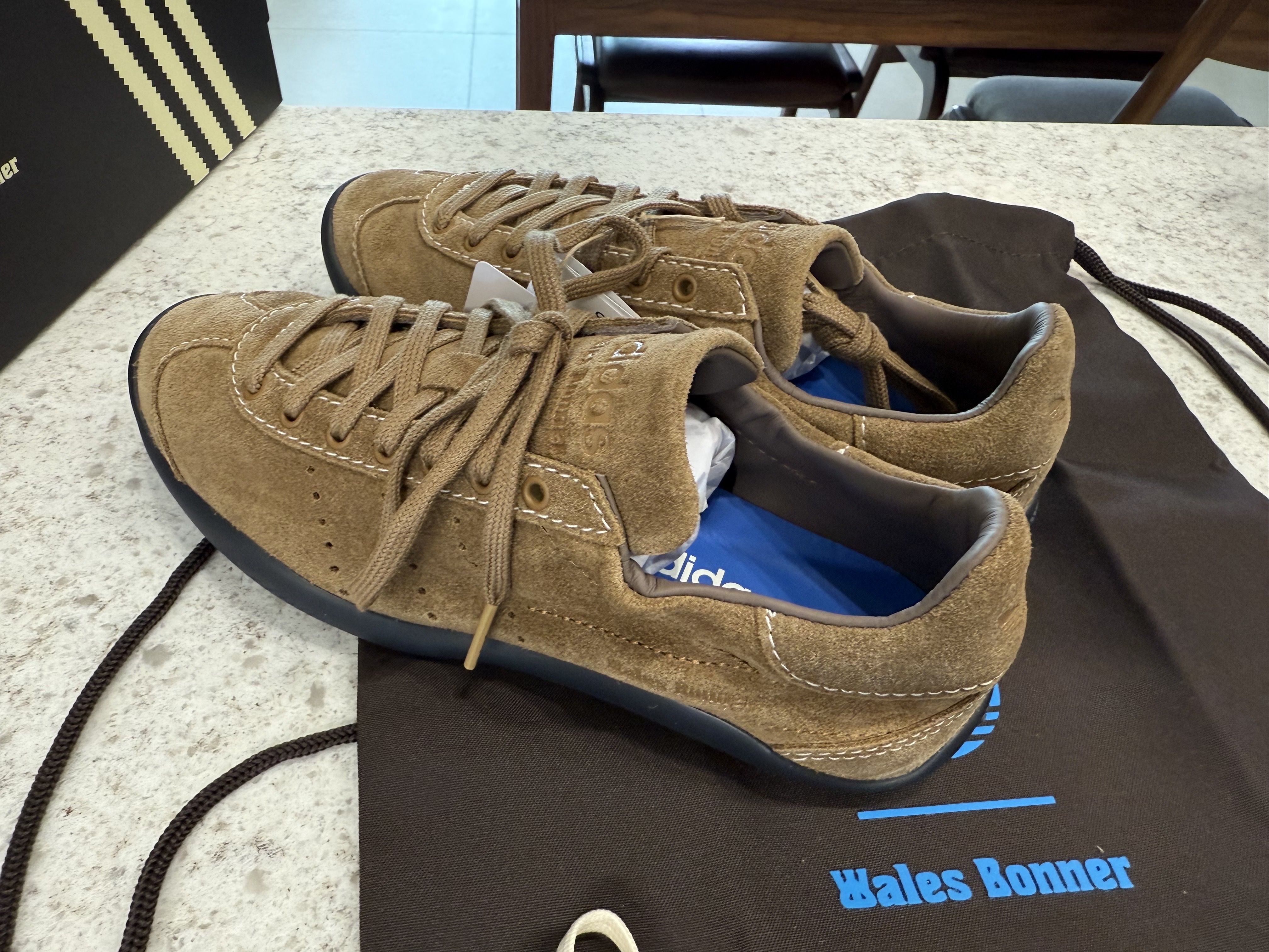 Adidas x Wales Bonner Karintha Suede Supplier Color Earth Strata Wonder 착용 스타일 - 3
