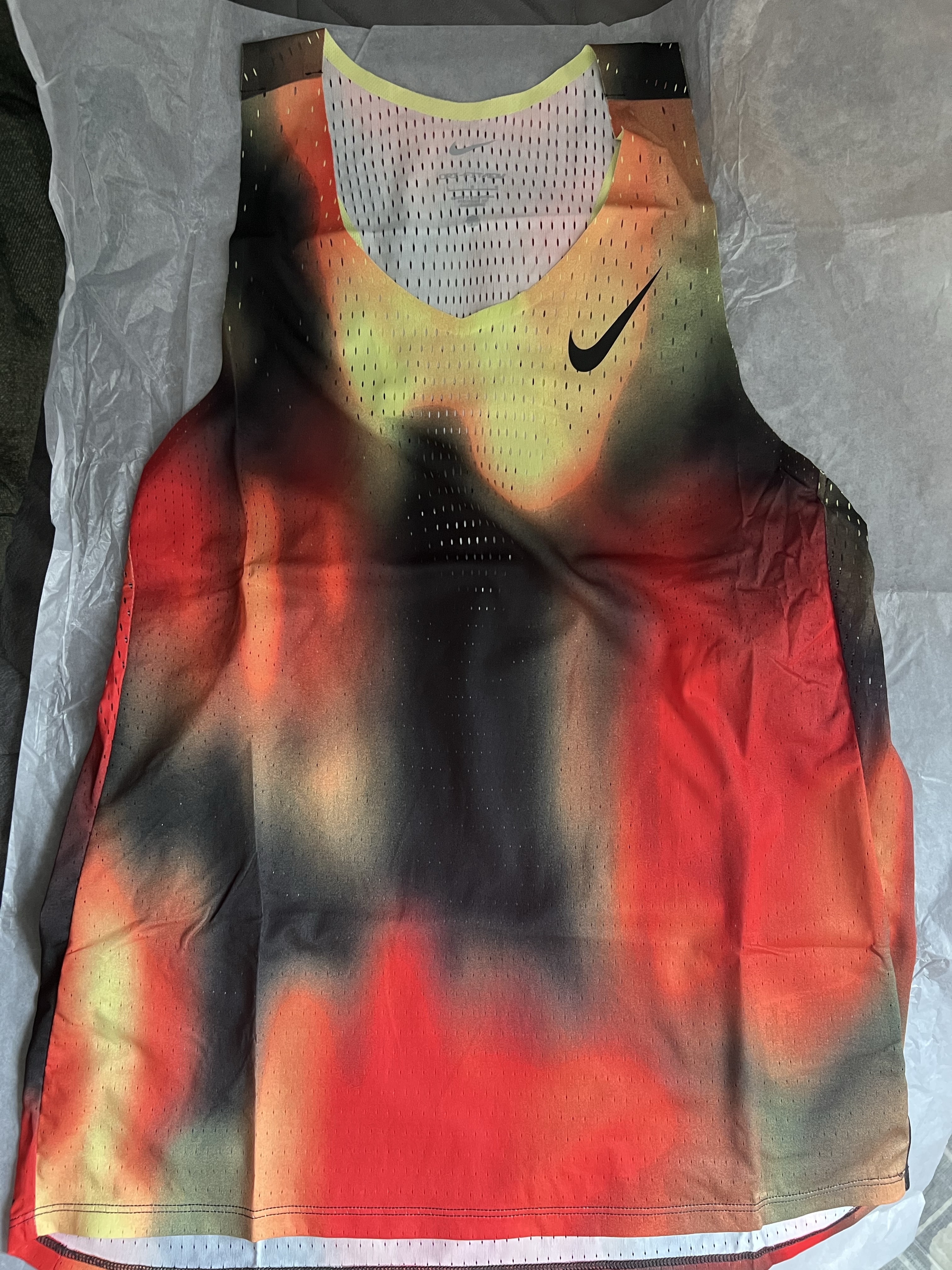 Nike AeroSwift Elite Entry Dri-Fit ADV Running Tank Top Light Lemon Twist Light Crimson - Asia 착용 스타일