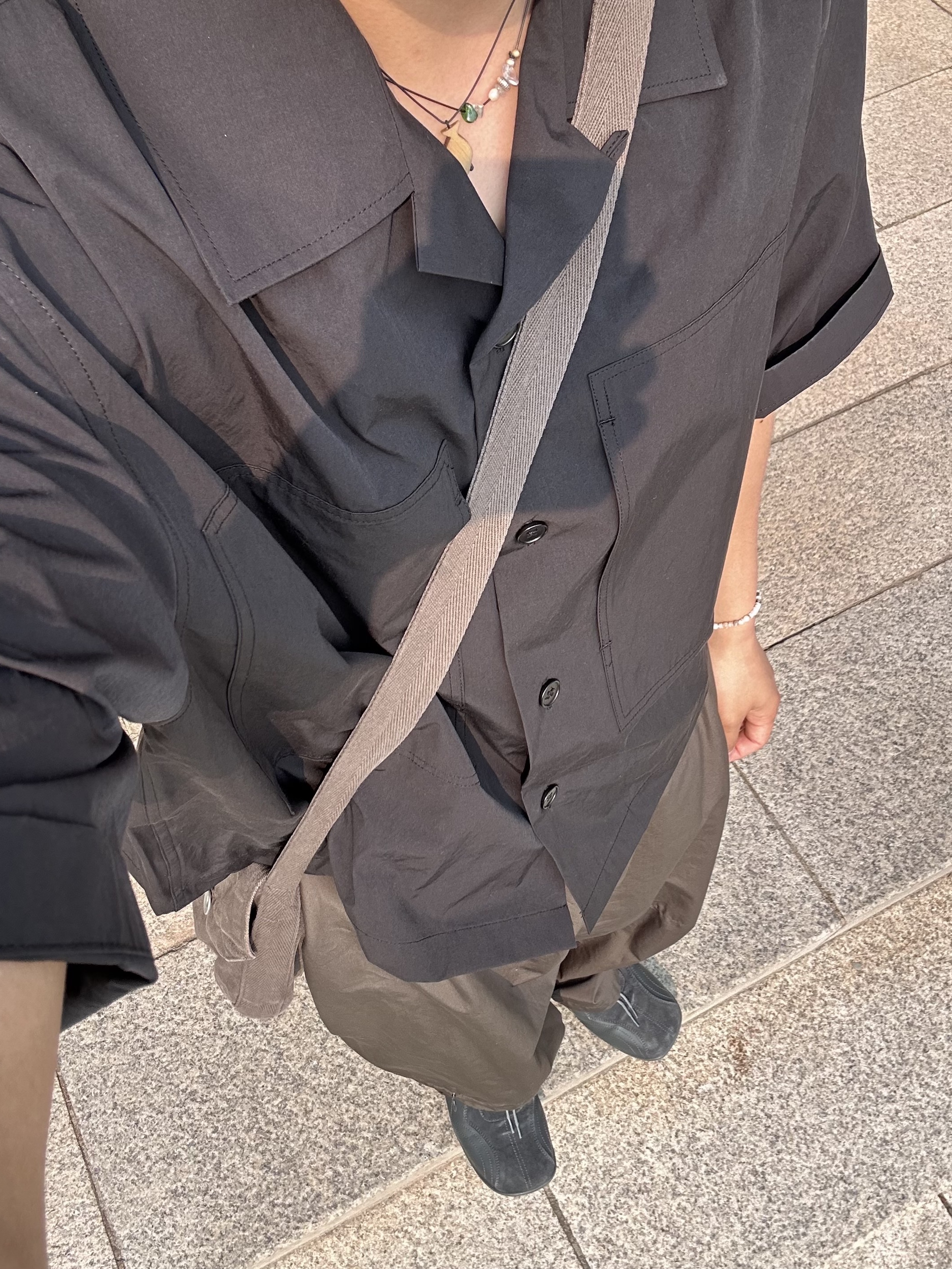 Pemont Square Gray 착용 스타일