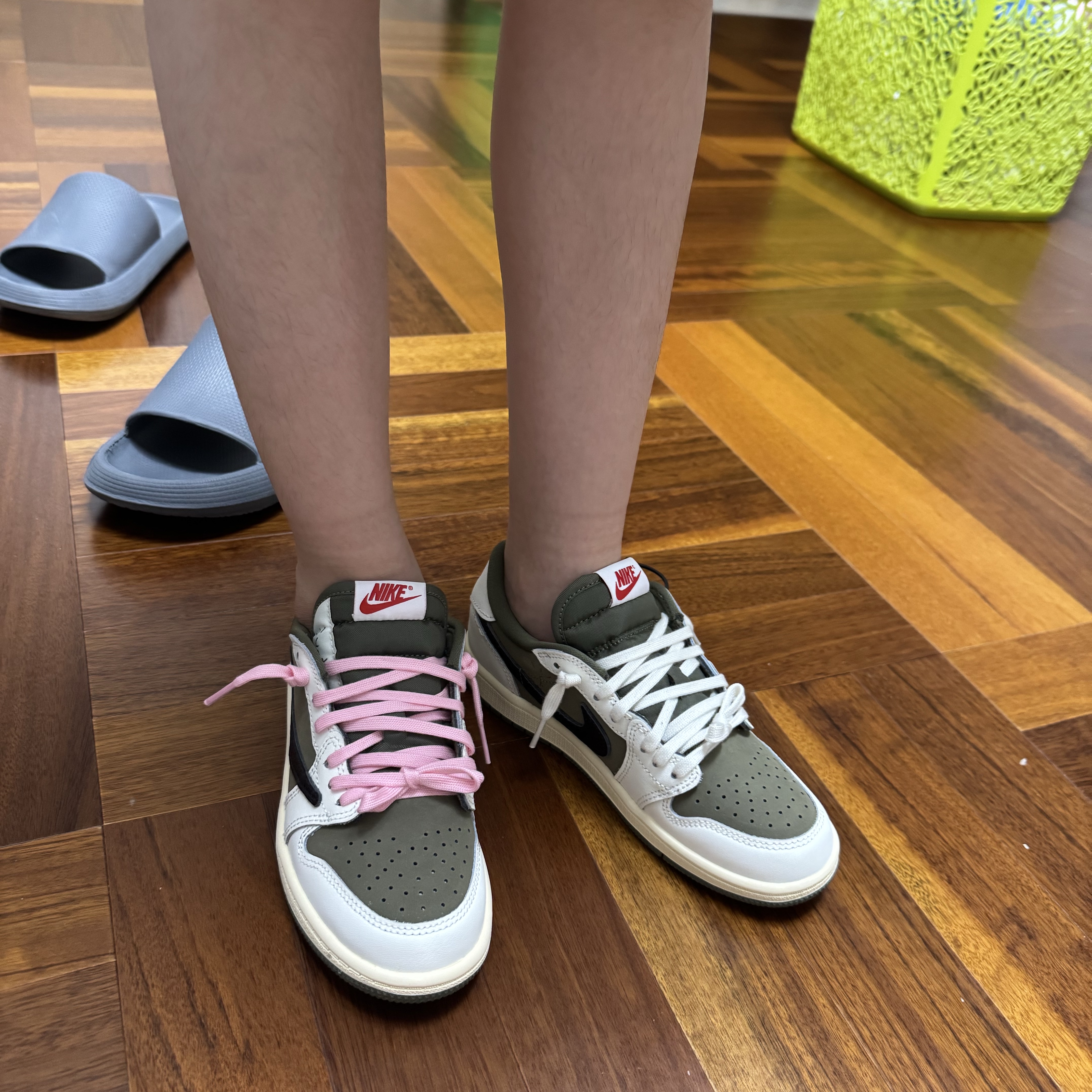 (PS) Jordan 1 x Travis Scott Retro Low OG SP Reverse Olive 착용 스타일