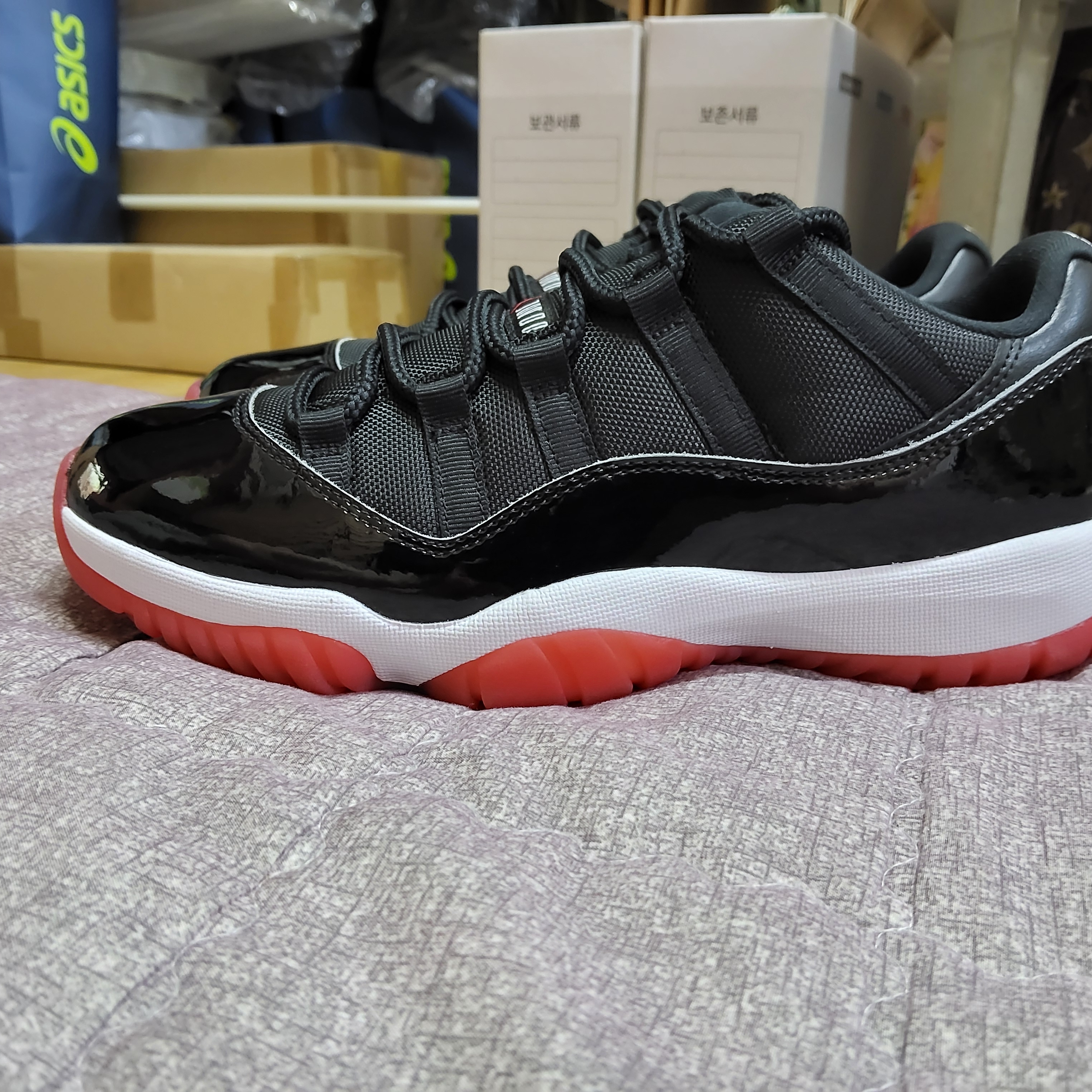 Jordan 11 Retro Low Bred 2025 착용 스타일 - 2