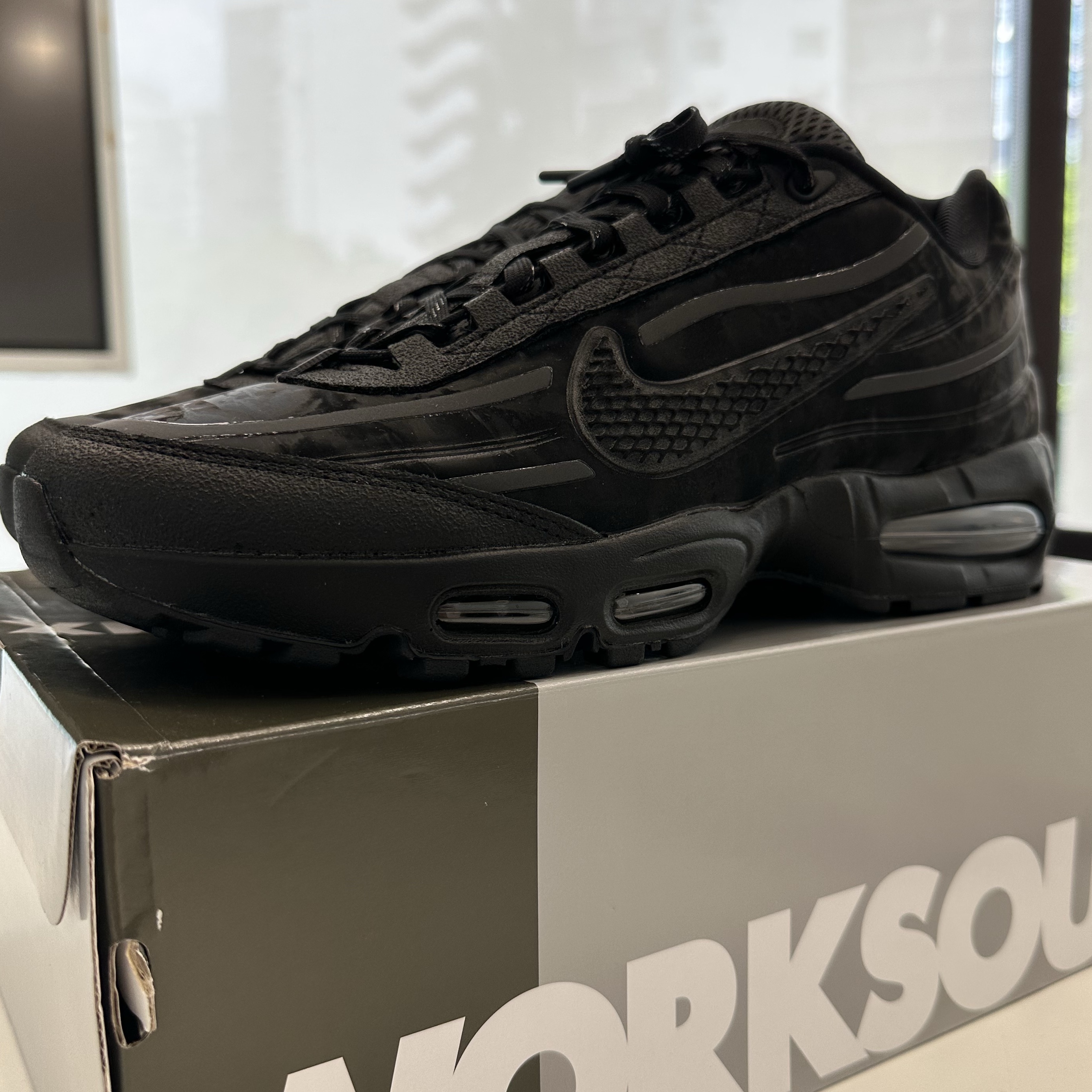 Nike x Worksout Air Max 95 Medium Olive and Sequoia, Nike x Worksout Air Max 95 Black Anthracite 착용 스타일