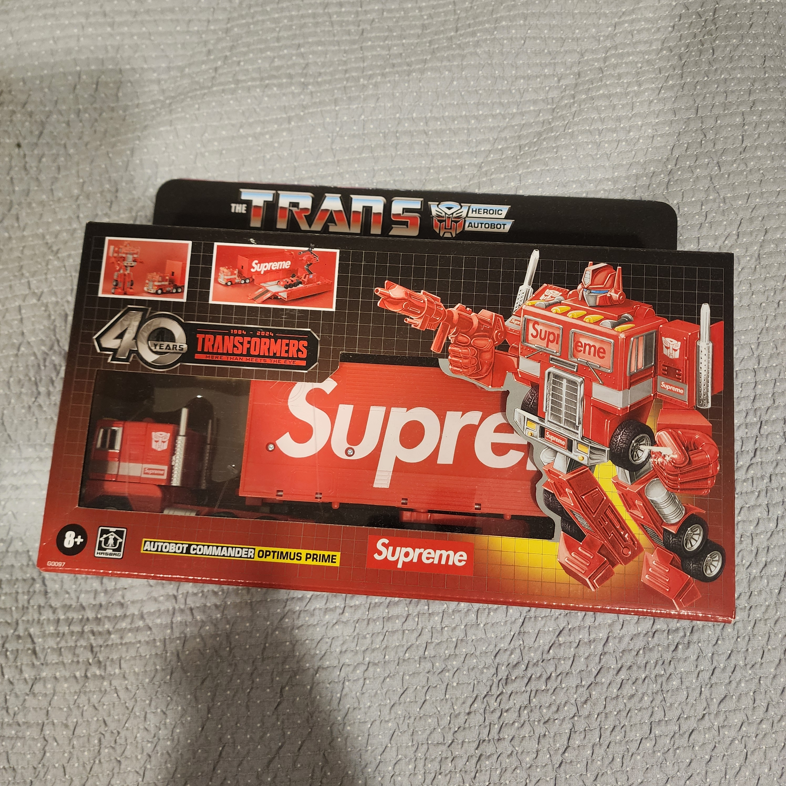 Supreme x Transformers G1 Optimus Prime Figure Red - 25SS (Korean Ver.) 착용 스타일
