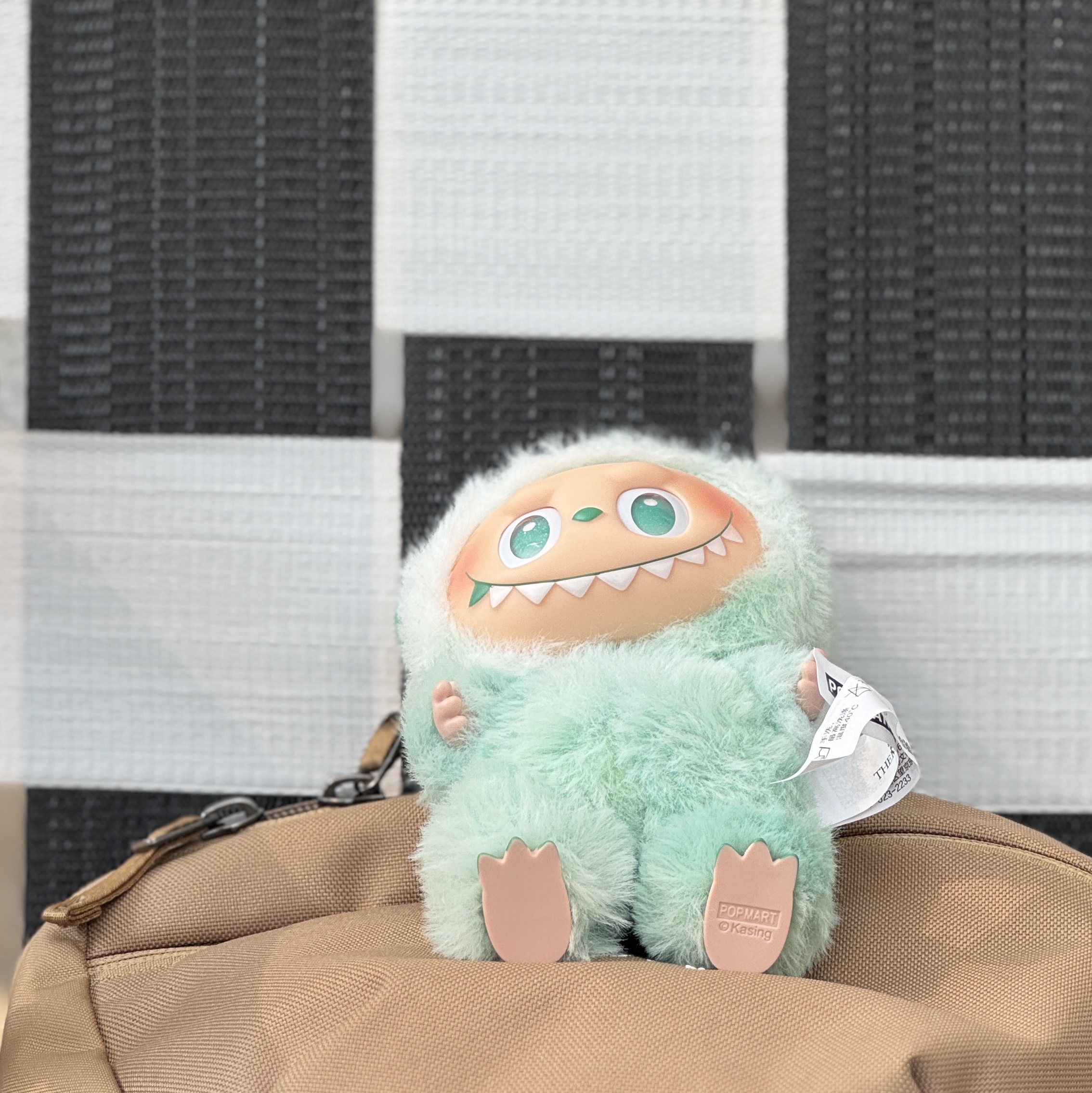 Pop Mart Labubu The Monsters Highlight Series Serenity Keyring (Opened Case), Arc'teryx Mantis 2 Waistpack Canvas 착용 스타일