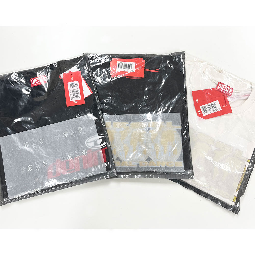 Diesel T-Diegor-L14 T-Shirt with Shiny Flocked Print Black, Diesel T-Diegor-L10 T-Shirt Black 착용 스타일