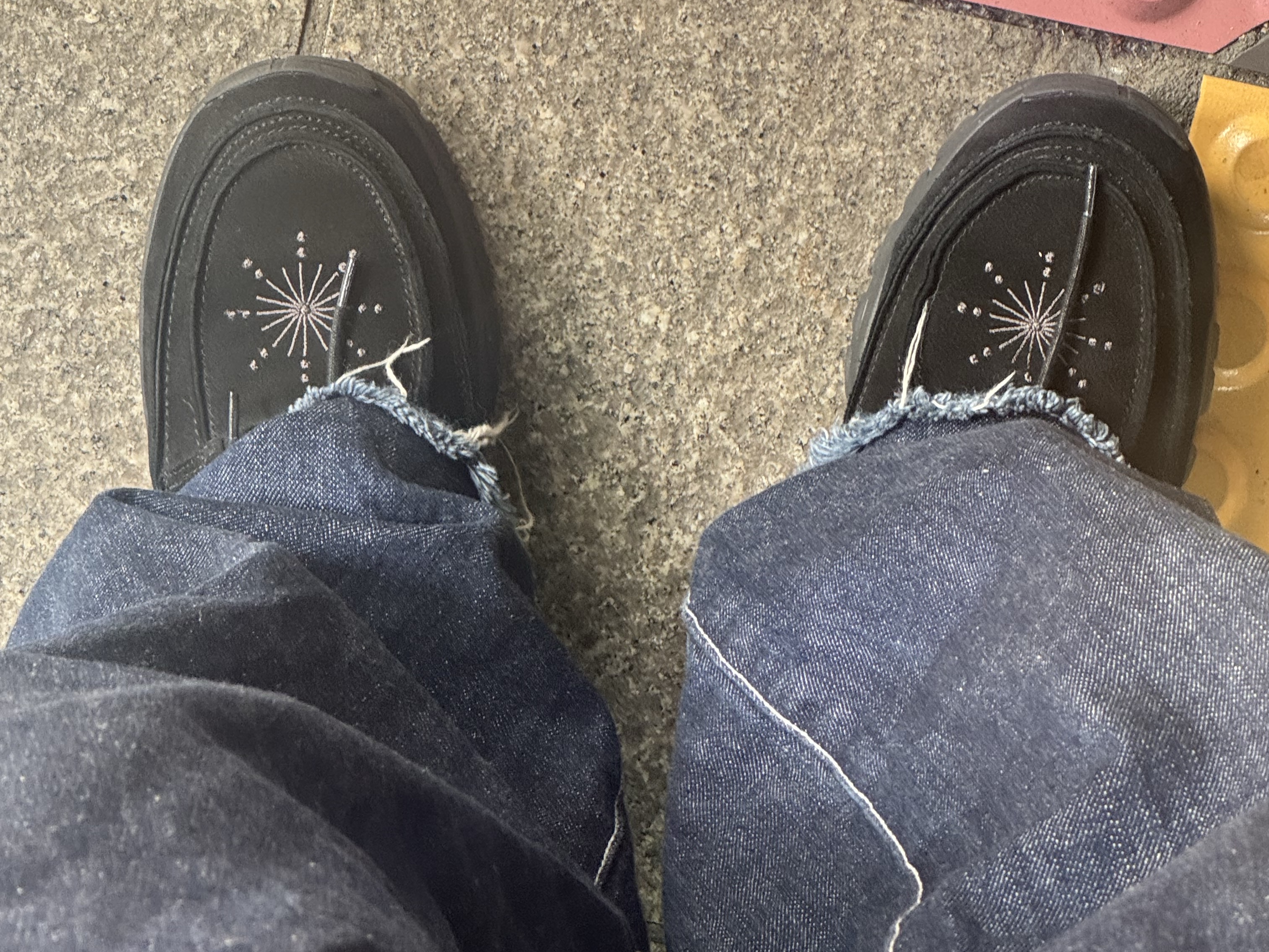 [KREAM 단독] Millo Archive X Negative Three Crescendo Desert Boots Black 착용 스타일 - 2
