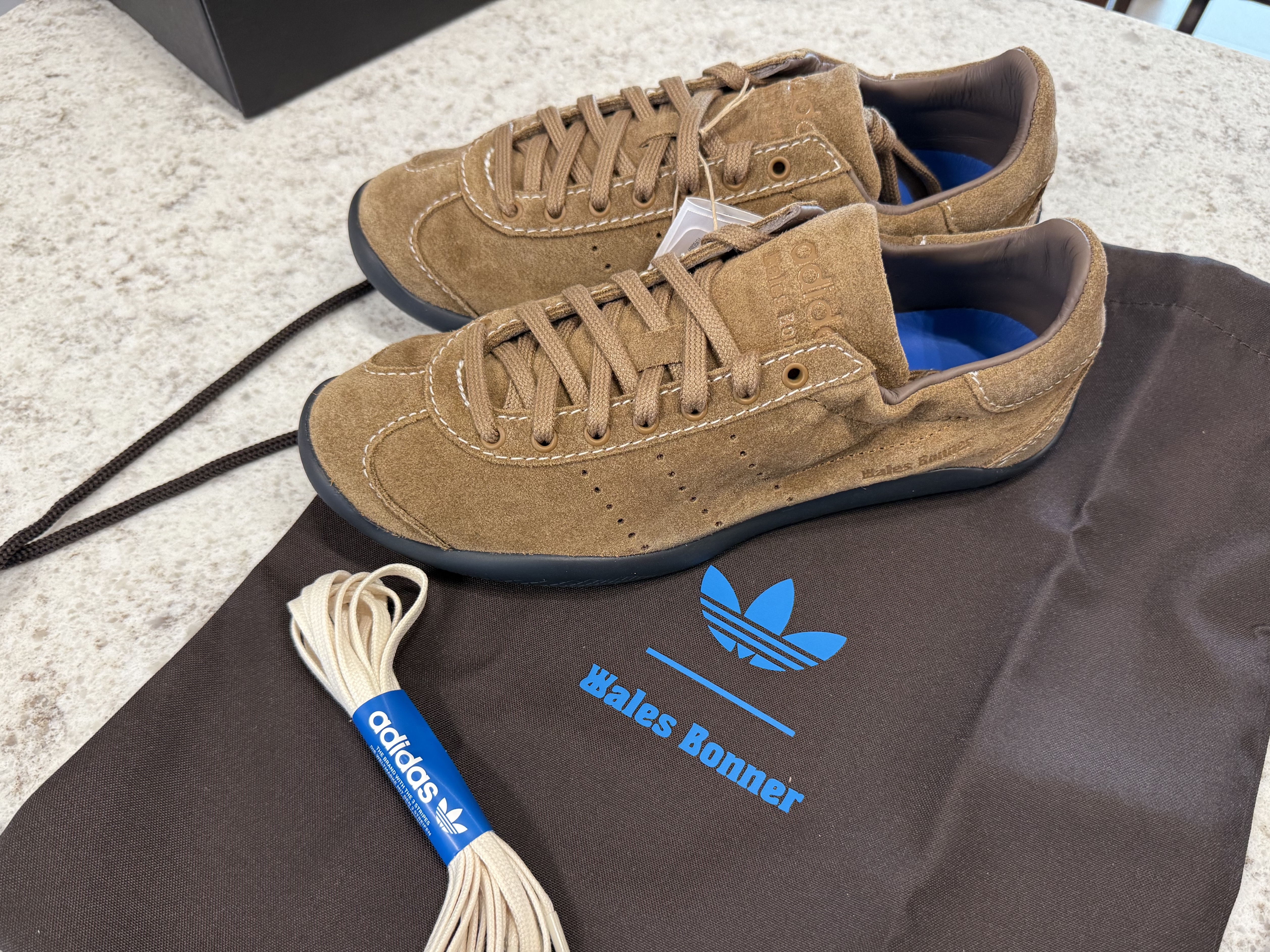Adidas x Wales Bonner Karintha Suede Supplier Color Earth Strata Wonder 착용 스타일 - 1
