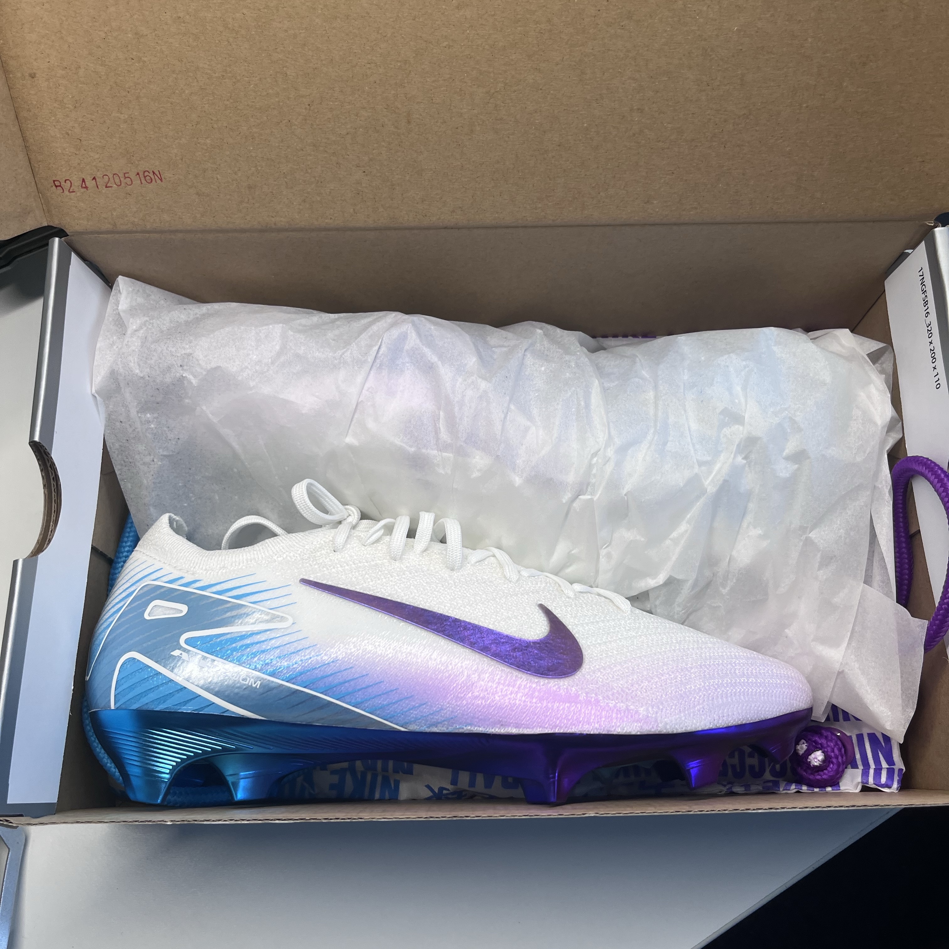 Nike Zoom Mercurial Vapor 16 Elite LV8 FG White Multi Colour 착용 스타일 - 4