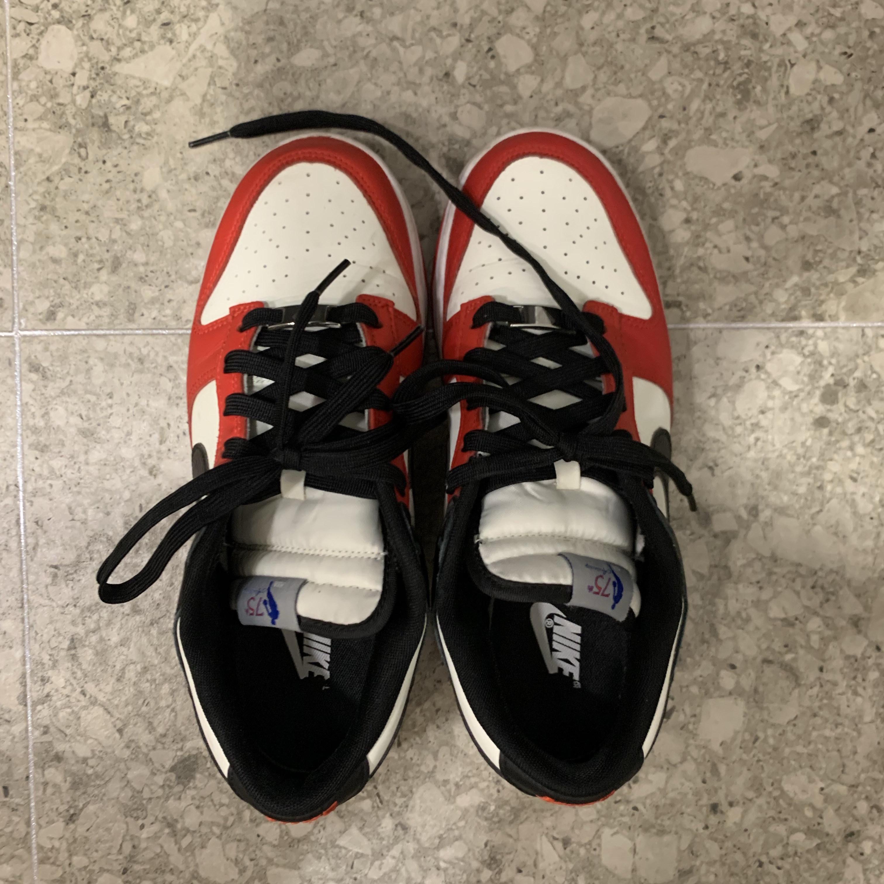 Nike x NBA Dunk Low Retro EMB Black and Chile Red 착용 스타일