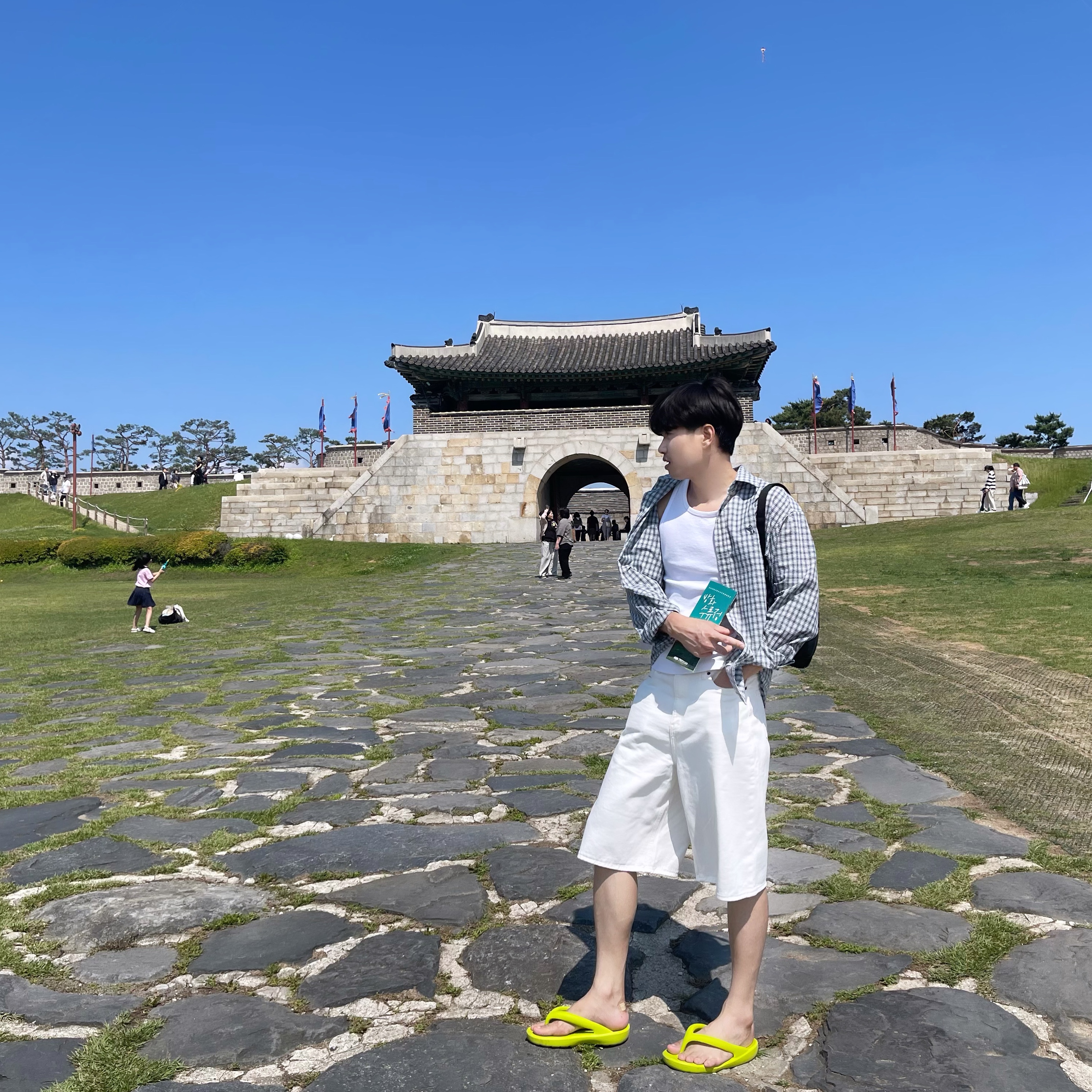 Taw&Toe x Atmos Flip Flop Zerovity Bio Lime 착용 스타일
