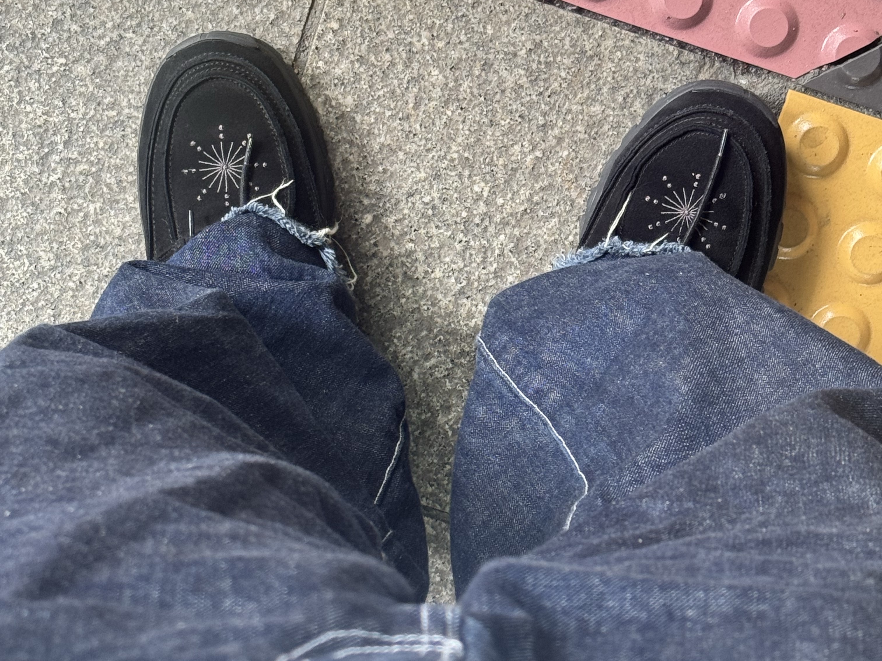 [KREAM 단독] Millo Archive X Negative Three Crescendo Desert Boots Black 착용 스타일 - 1