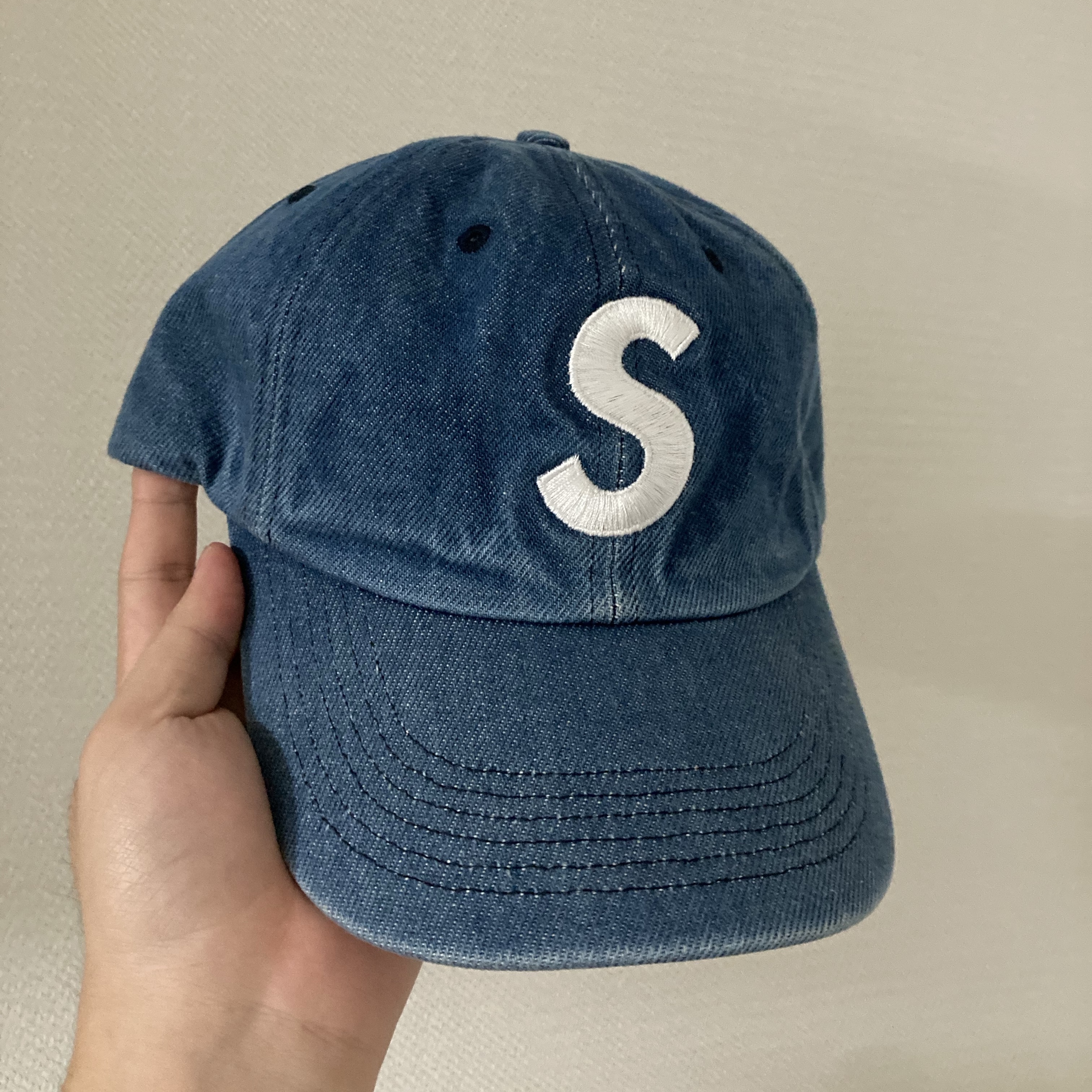 Supreme Pigment S Logo 6-Panel Denim - 24FW 착용 스타일
