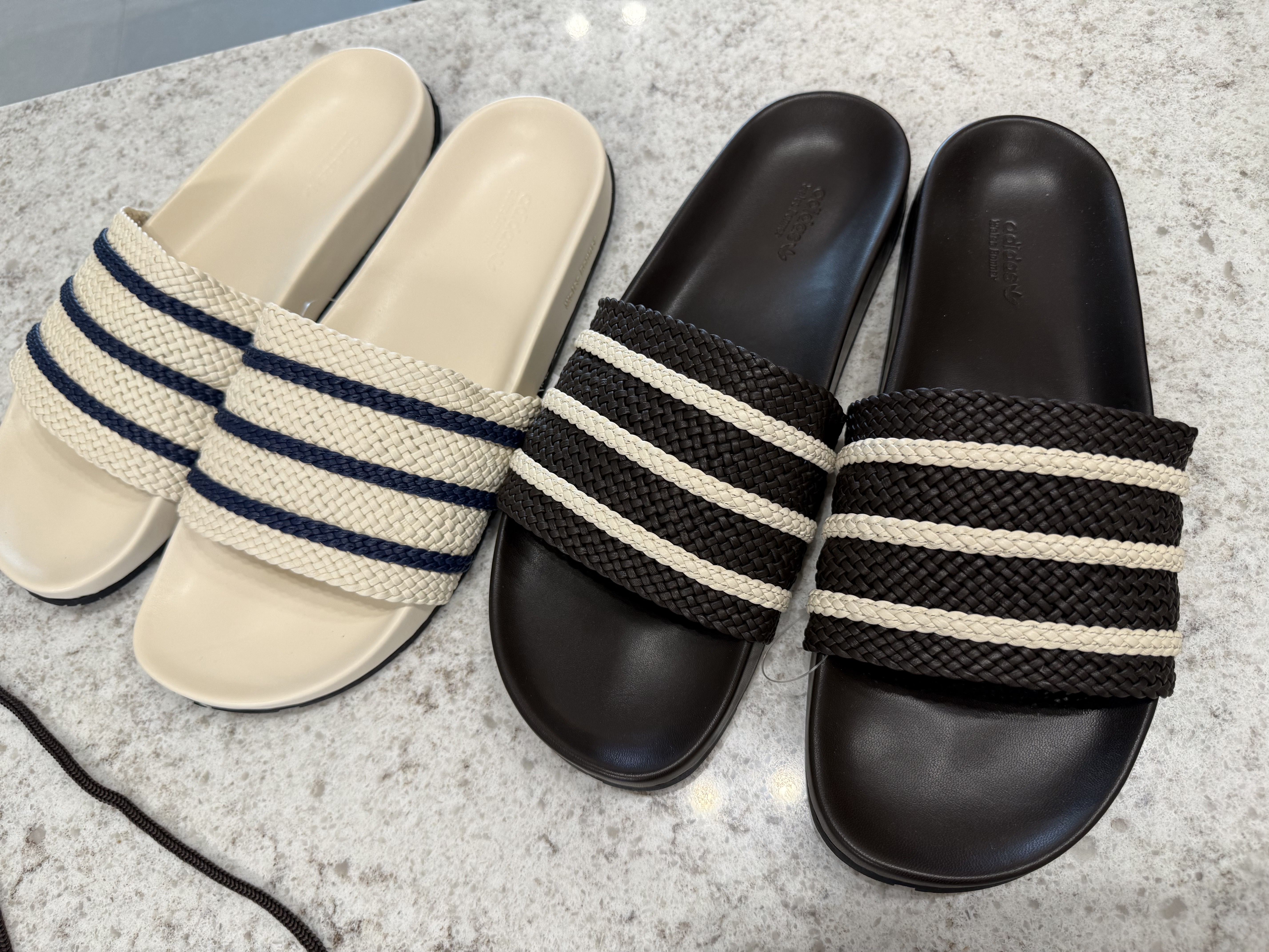 Adidas x Wales Bonner Adilette Dark Brown Wonder White, Adidas x Wales Bonner Adilette Wonder White Night Indigo 착용 스타일 - 2