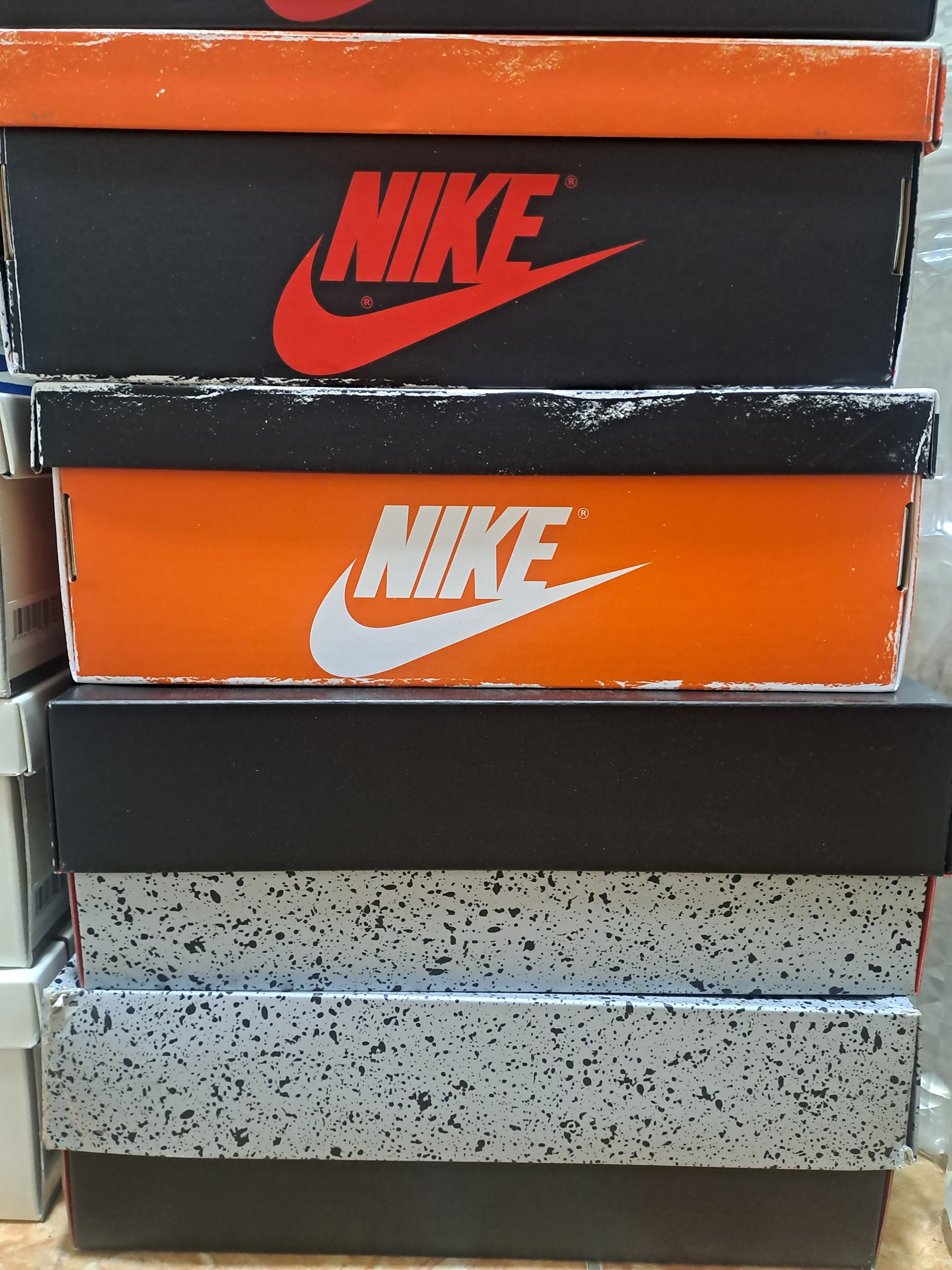 Jordan 1 Retro High OG Chicago 2022, Jordan 4 Retro Bred Reimagined 착용 스타일