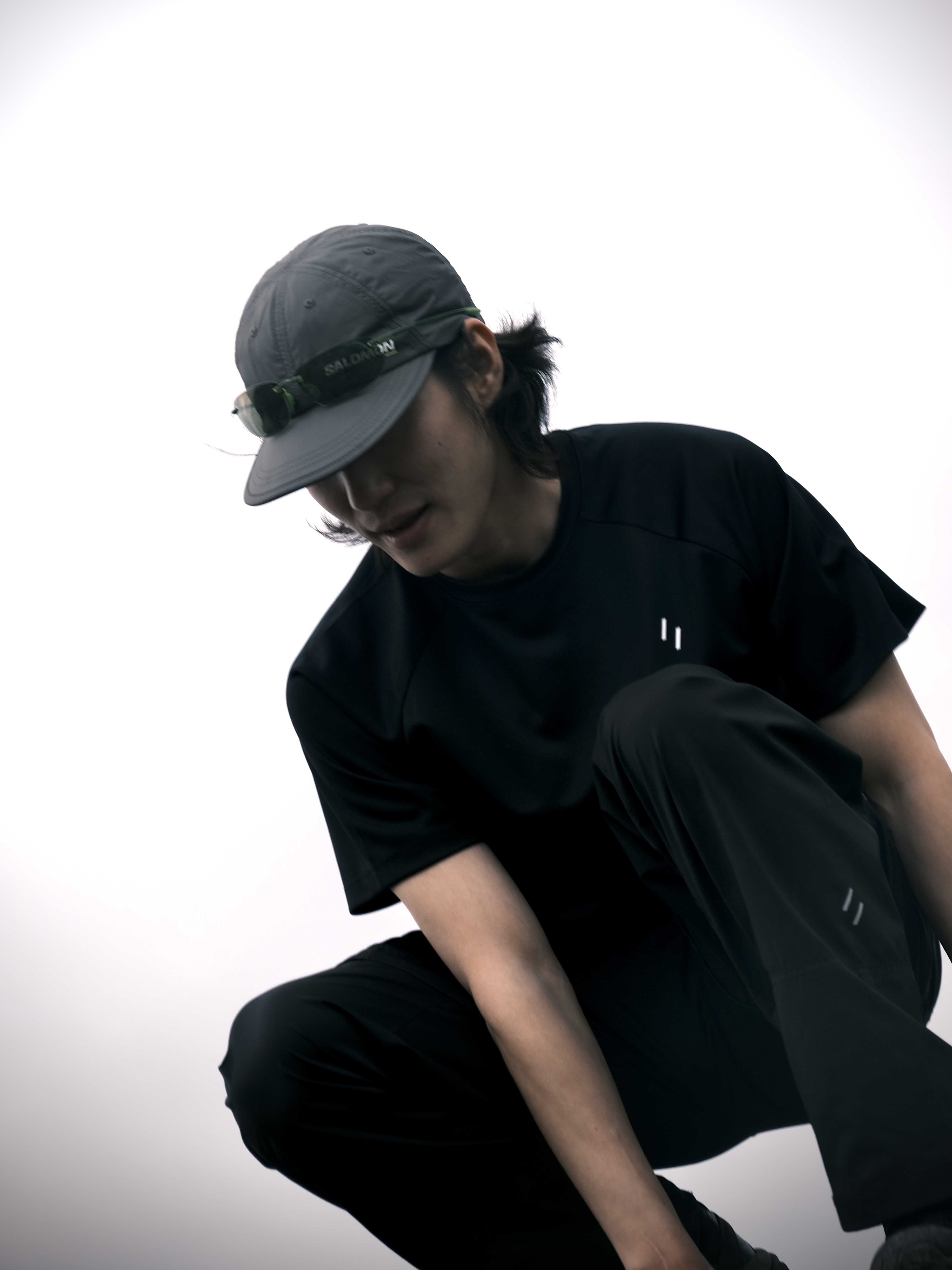 Welter Experiment Brisa Raglan T-Shirt Black 착용 스타일 - 2