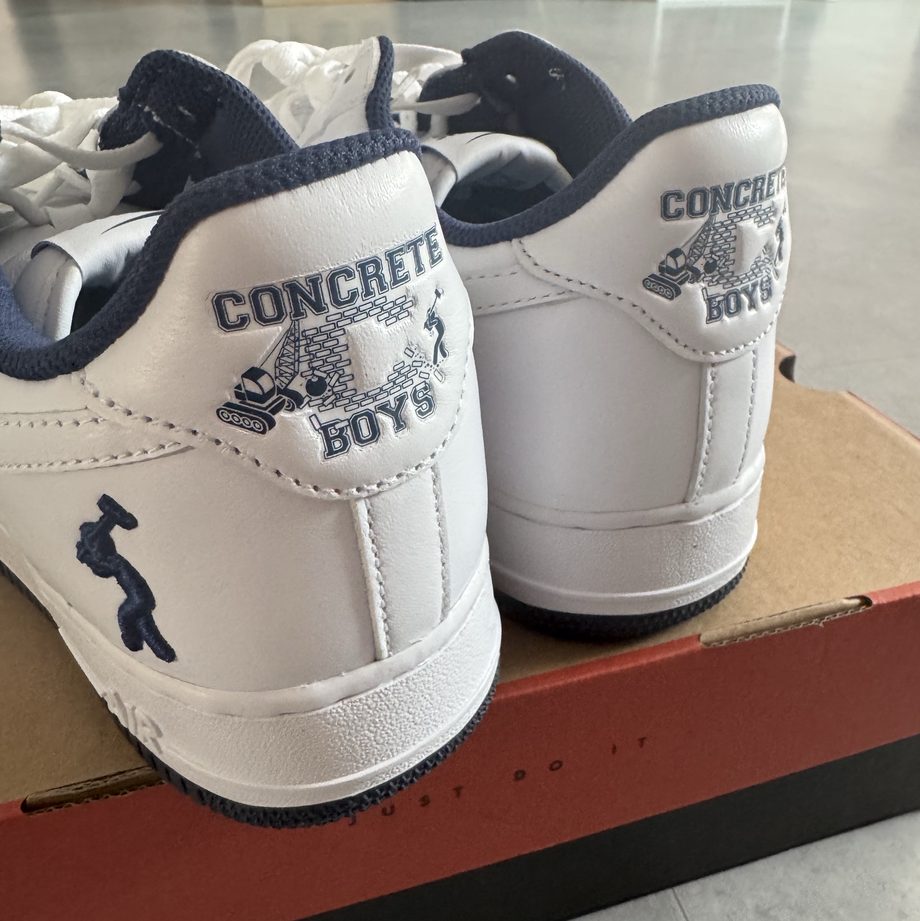 Nike x Lil Yachty Us Force 1 Low White and Midnight Navy 착용 스타일 - 4