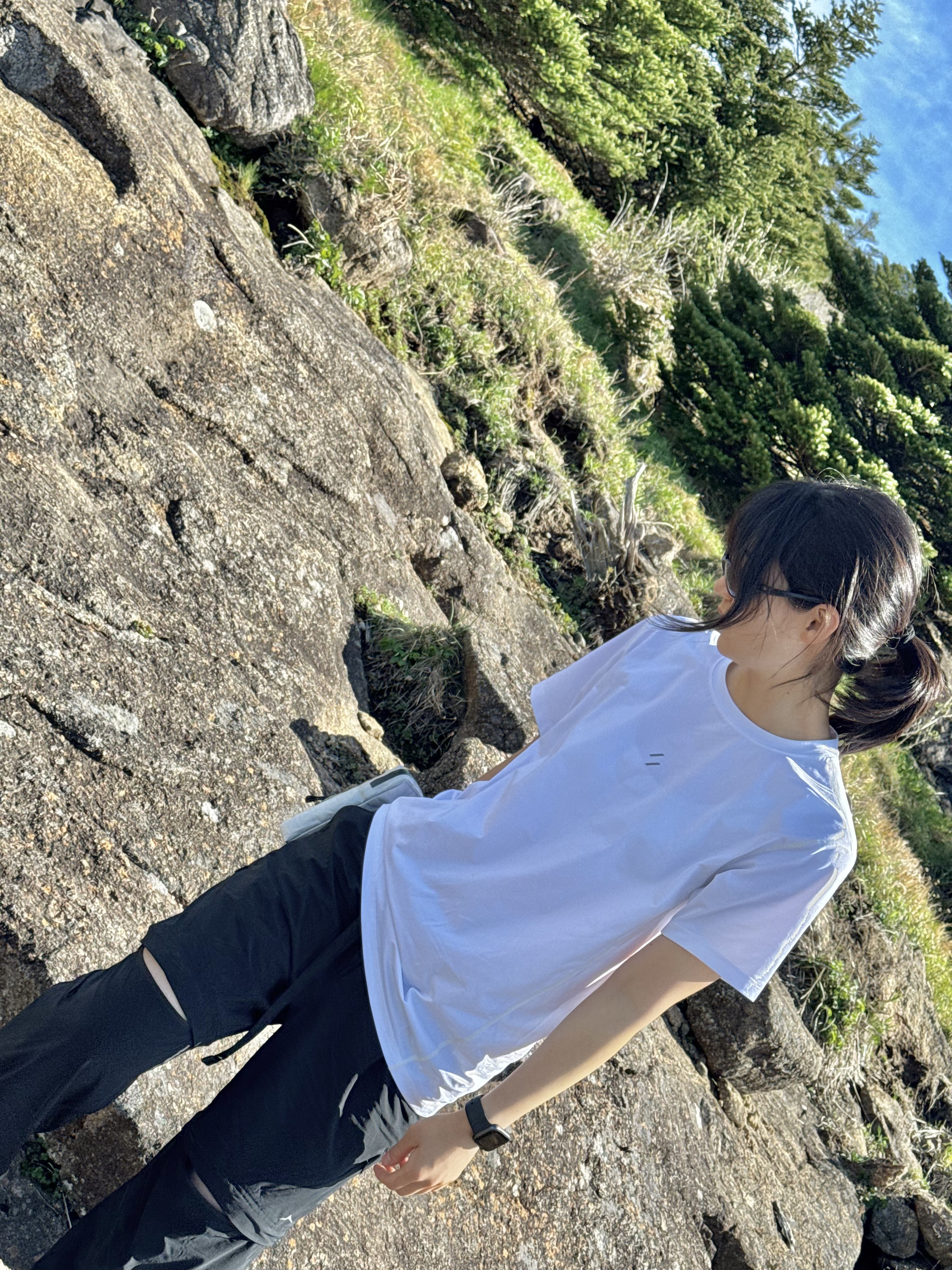 Welter Experiment Brisa Raglan T-Shirt White 착용 스타일 - 2