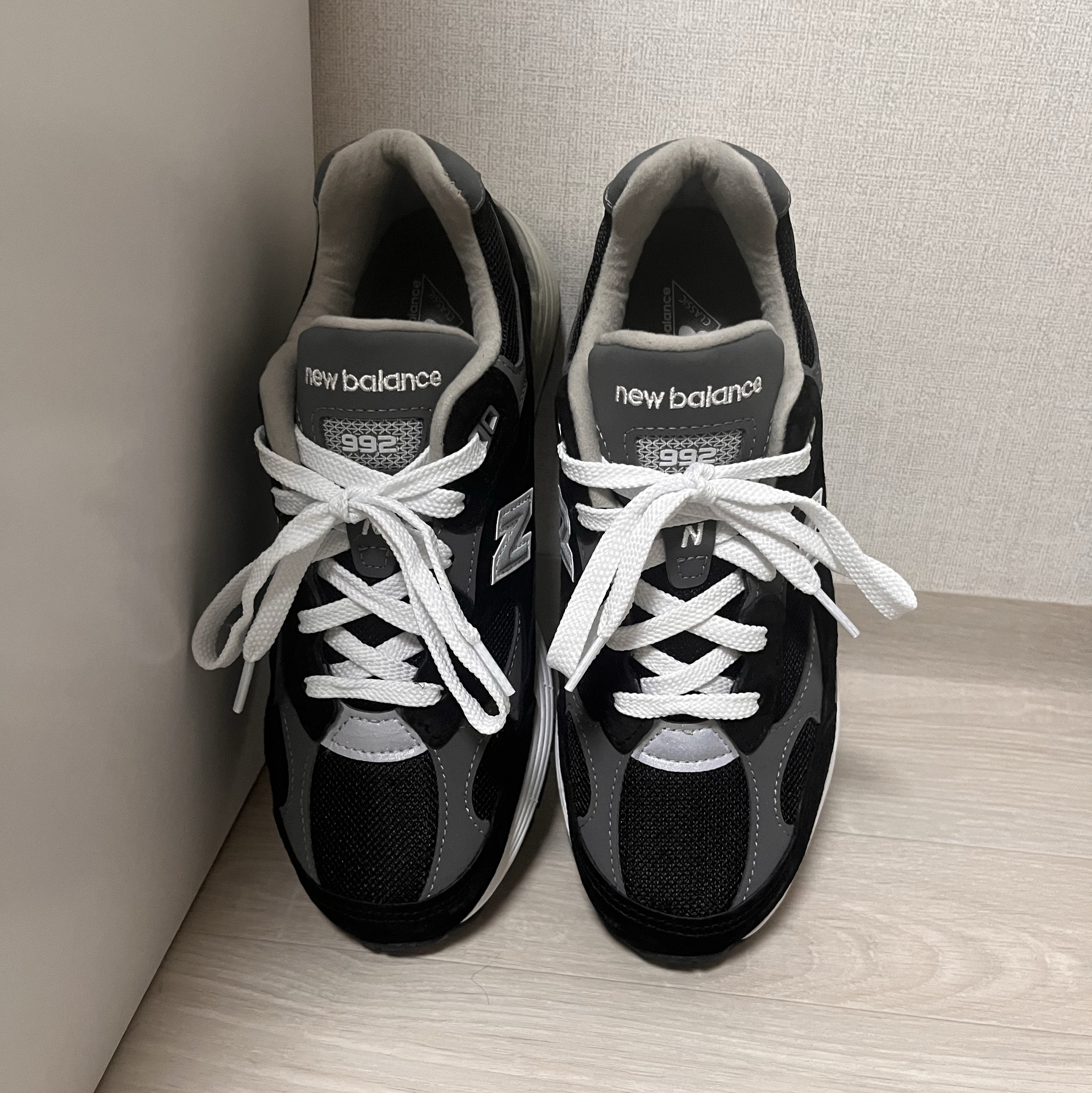 New Balance 992 Made in USA Core Black Grey 착용 스타일