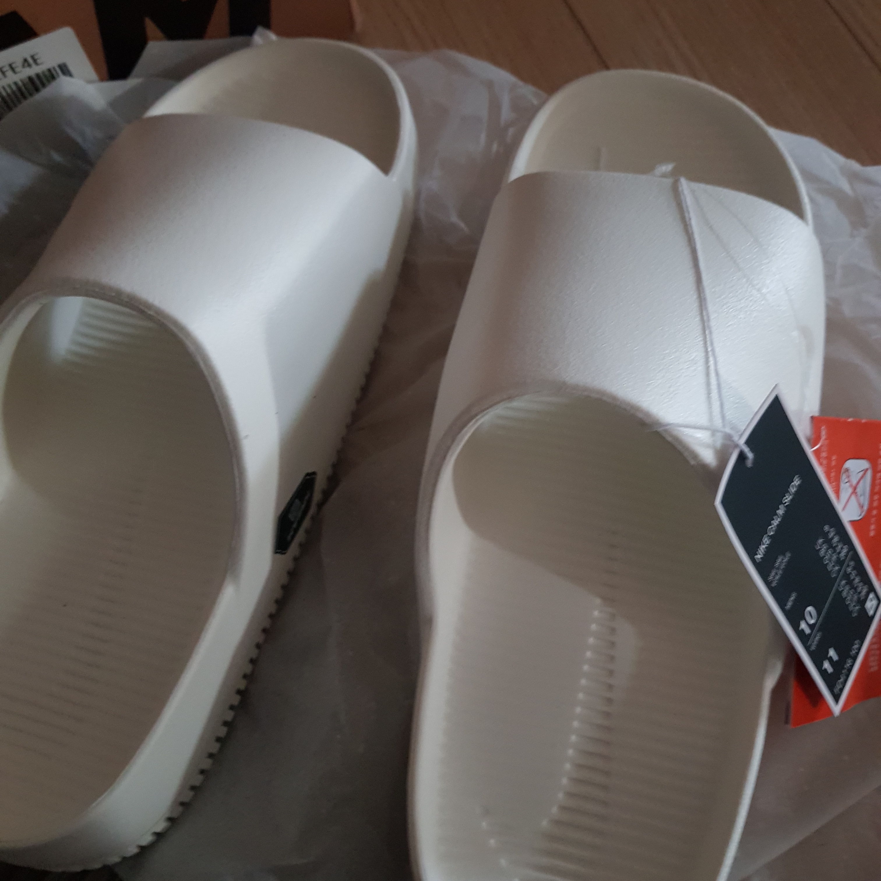Nike Calm Slide Sail 착용 스타일