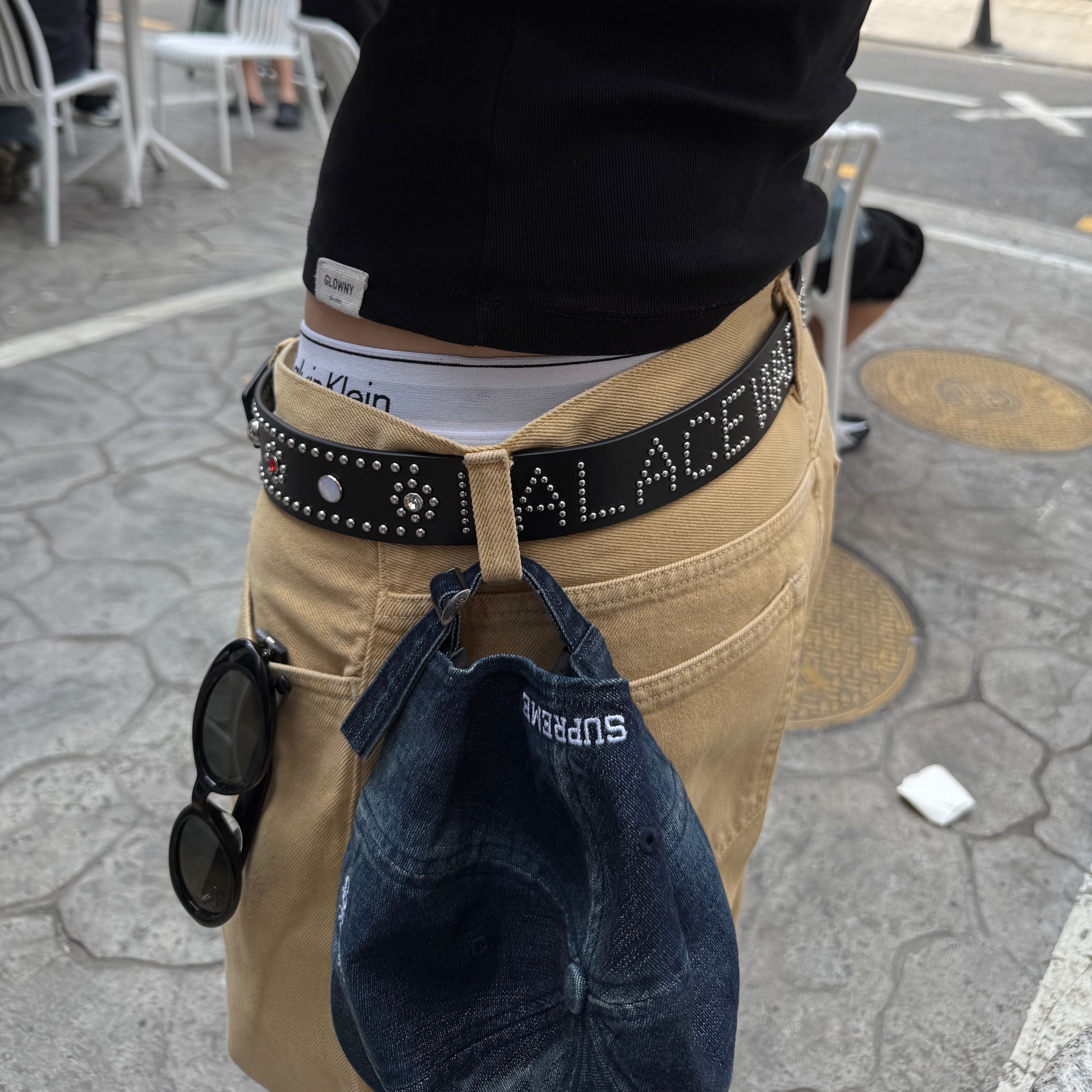 Palace Waist Man Studded Belt Black Silver - 25SS, Supreme Cordura Denim S Logo 6-Panel Bleached Indigo - 25SS 착용 스타일 - 1