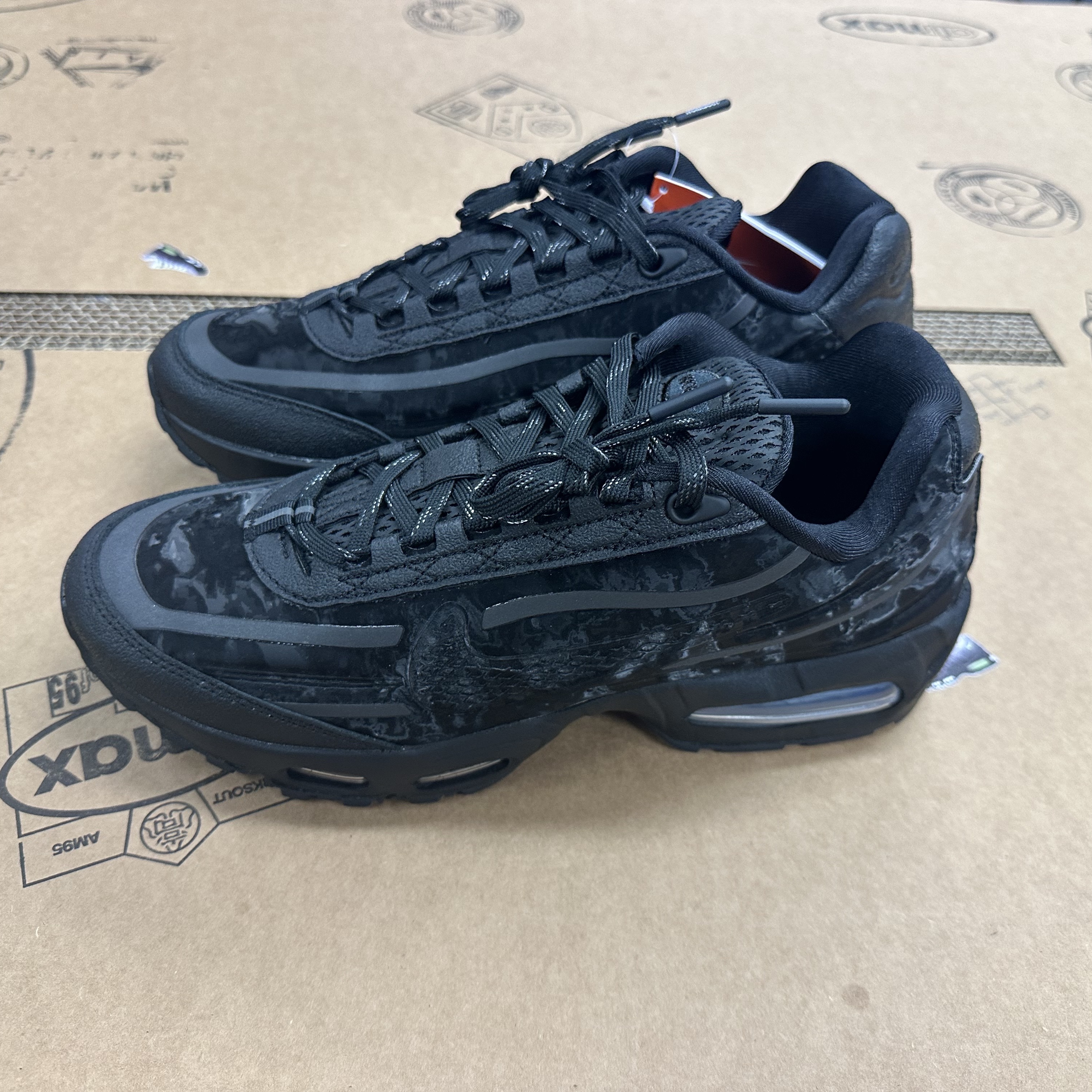 Nike x Worksout Air Max 95 Black Anthracite 착용 스타일 - 3