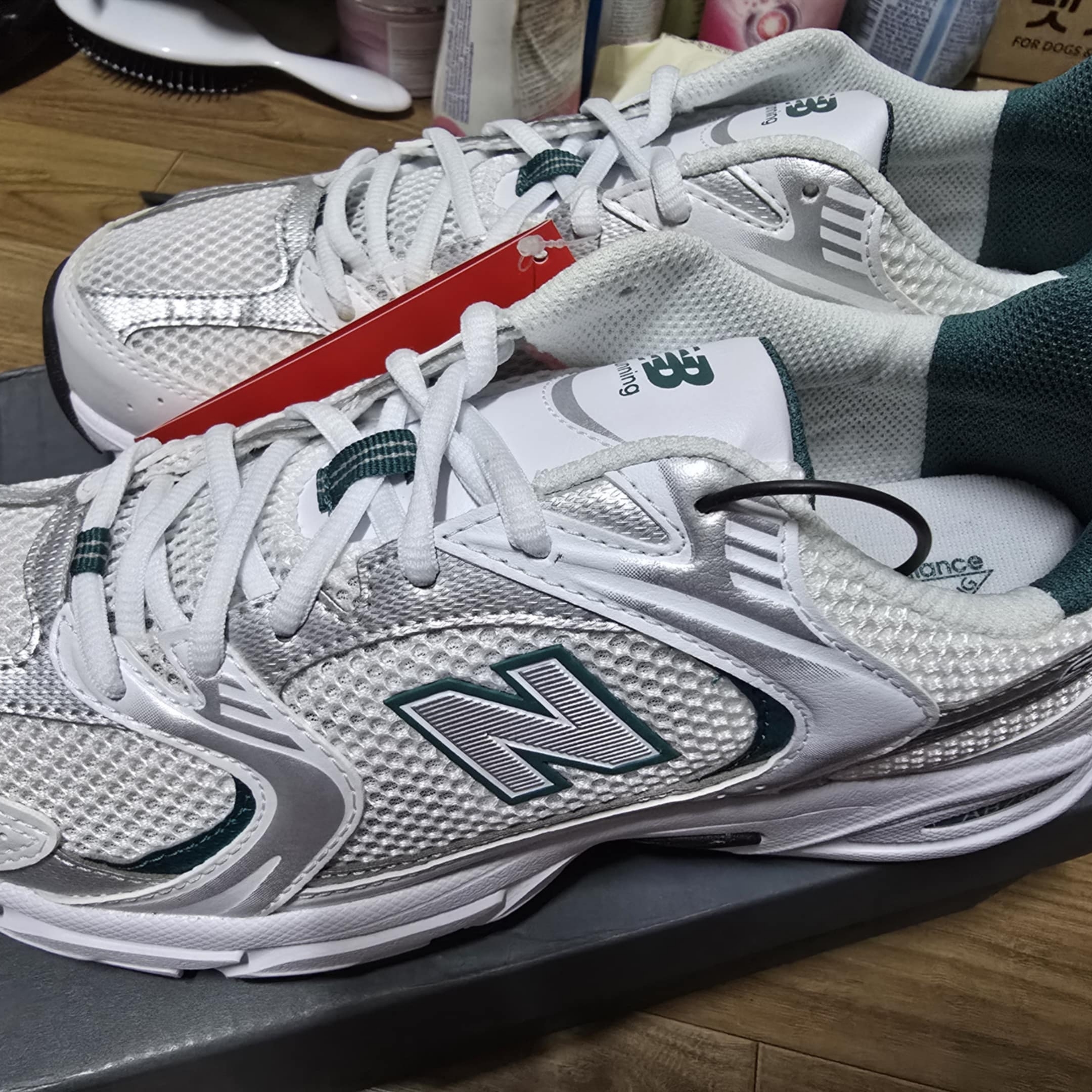 New Balance 530 White Mint 착용 스타일 - 2