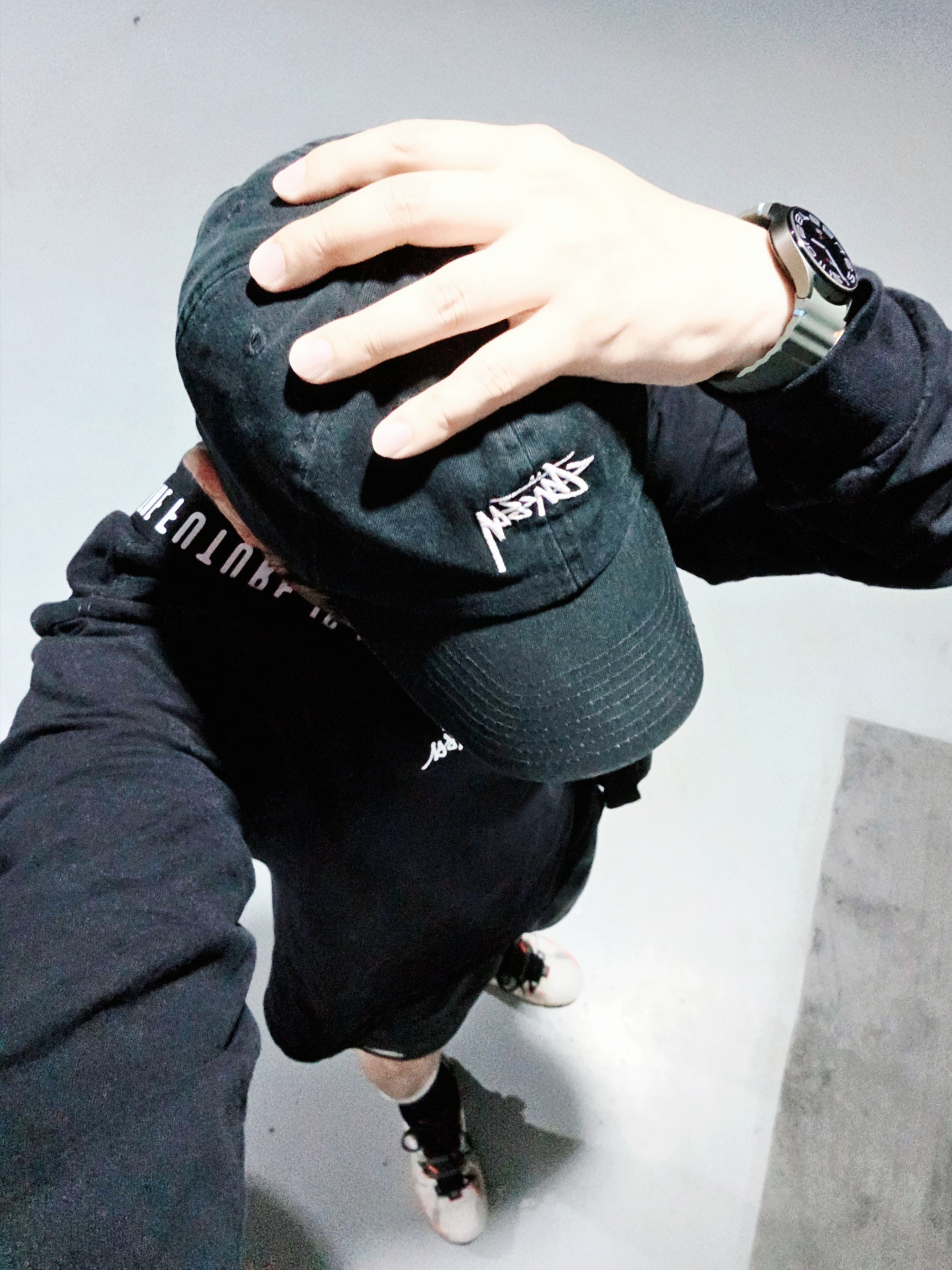 Stussy Basic Stussy LS T-Shirt Black, Stussy Basic Stock Low Pro Cap Black 착용 스타일