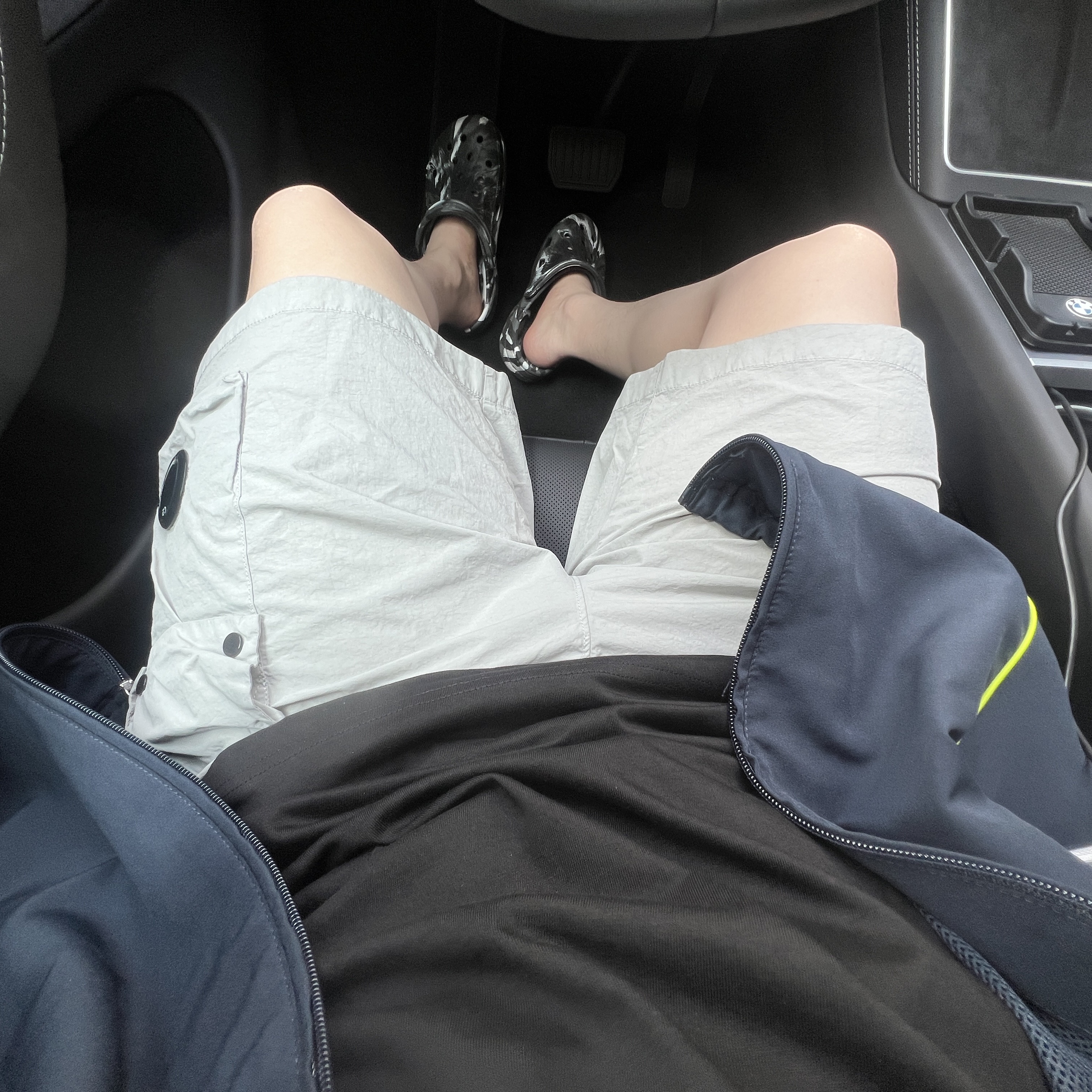 Diesel T-Diegor-G13 Raised Oval D Logo T-Shirt Black, C.P. Company Flatt Nylon Lens Swim Shorts Flint Grey - 23SS 착용 스타일 - 1
