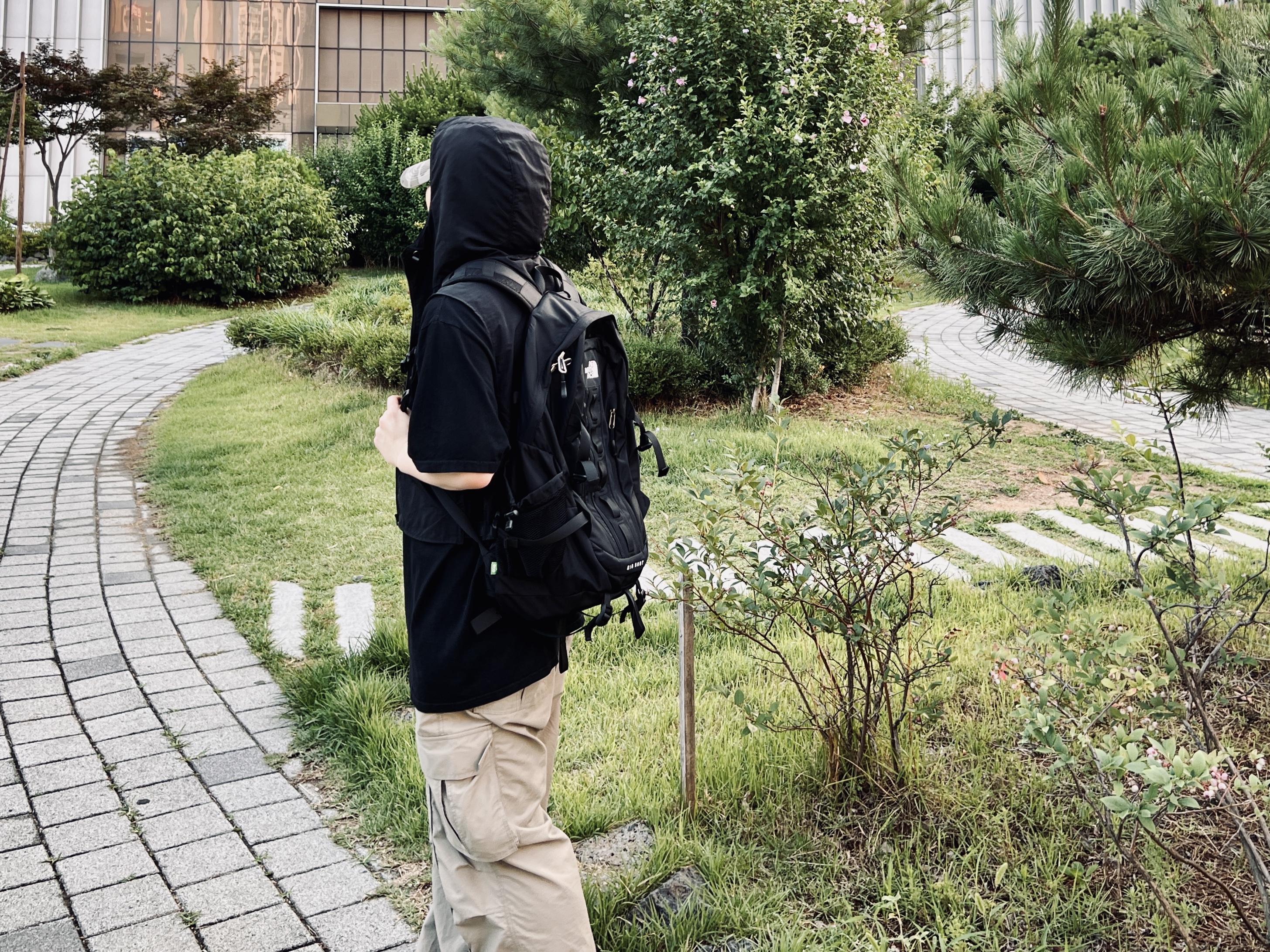 Stussy Big & Meaty Pigment Dyed T-Shirt Black, The North Face Big Shot Black 착용 스타일 - 2