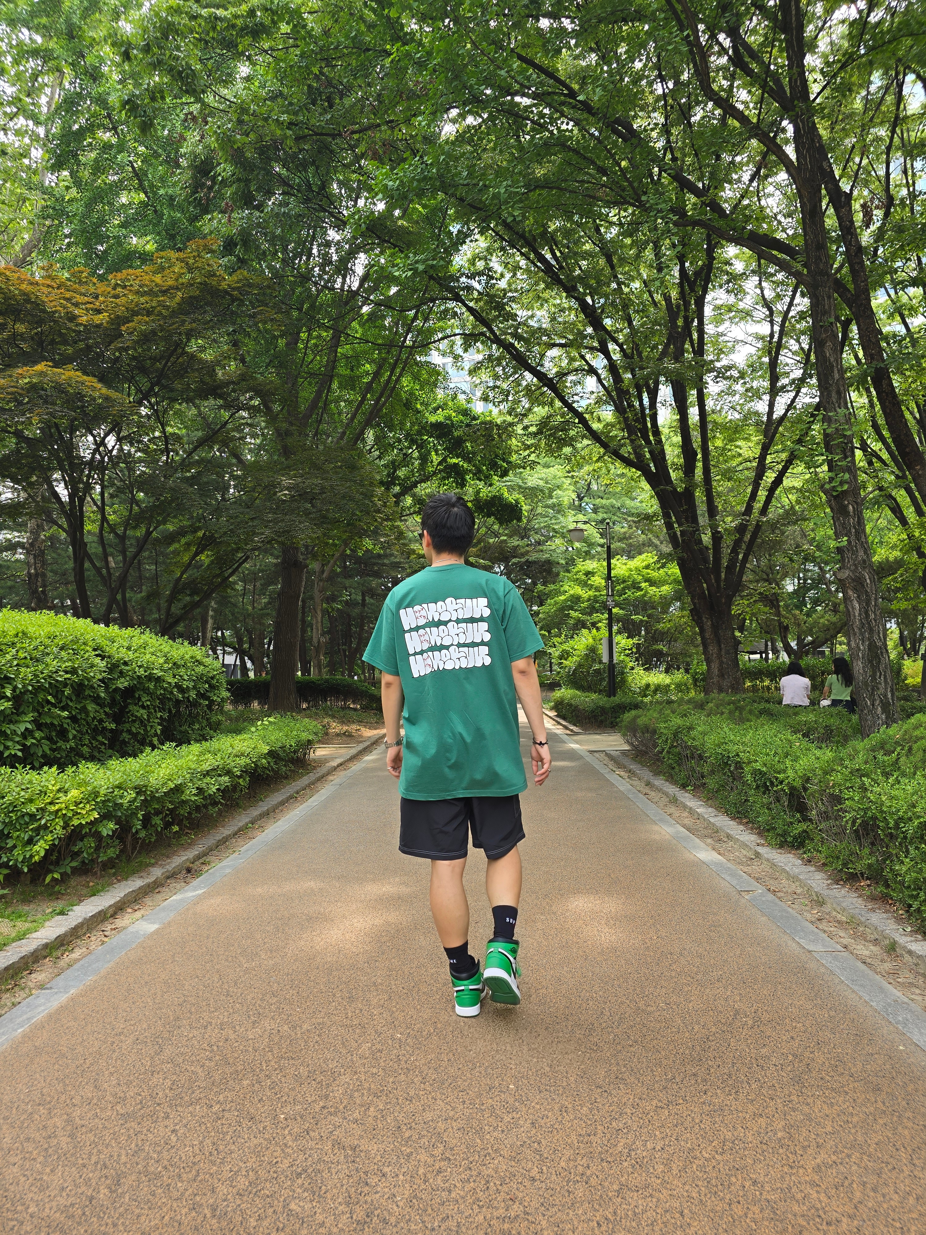 Supreme x Homerun T-Shirt Light Pine - 25SS, Supreme x Jordan Crew Socks Black (2 Pack) - 24FW 착용 스타일 - 1