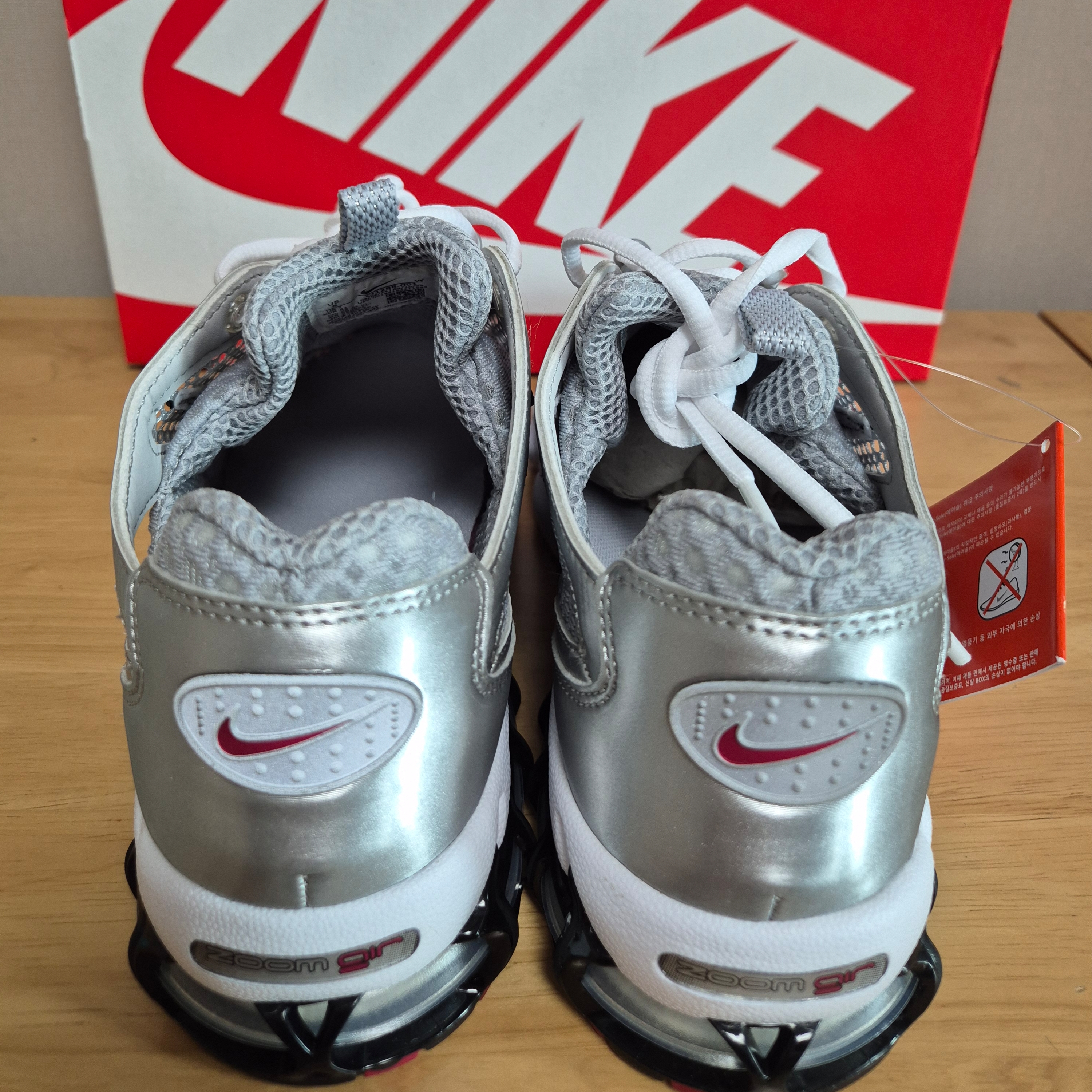 Nike Air Zoom Spiridon Cage 2 Metallic Silver 착용 스타일 - 3