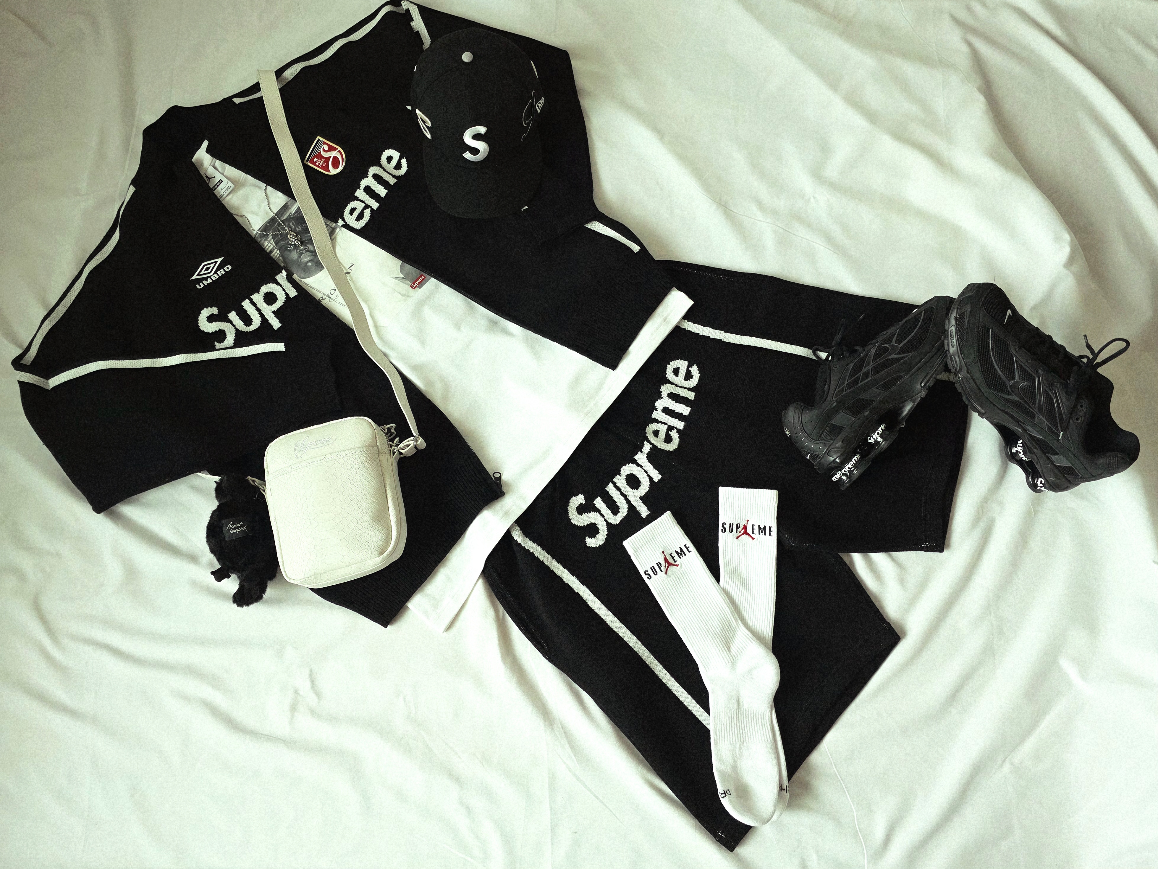 Nike x Supreme Shox Ride 2 SP Black, Supreme x Umbro Zip Up Sweater Black - 25SS 착용 스타일 - 1