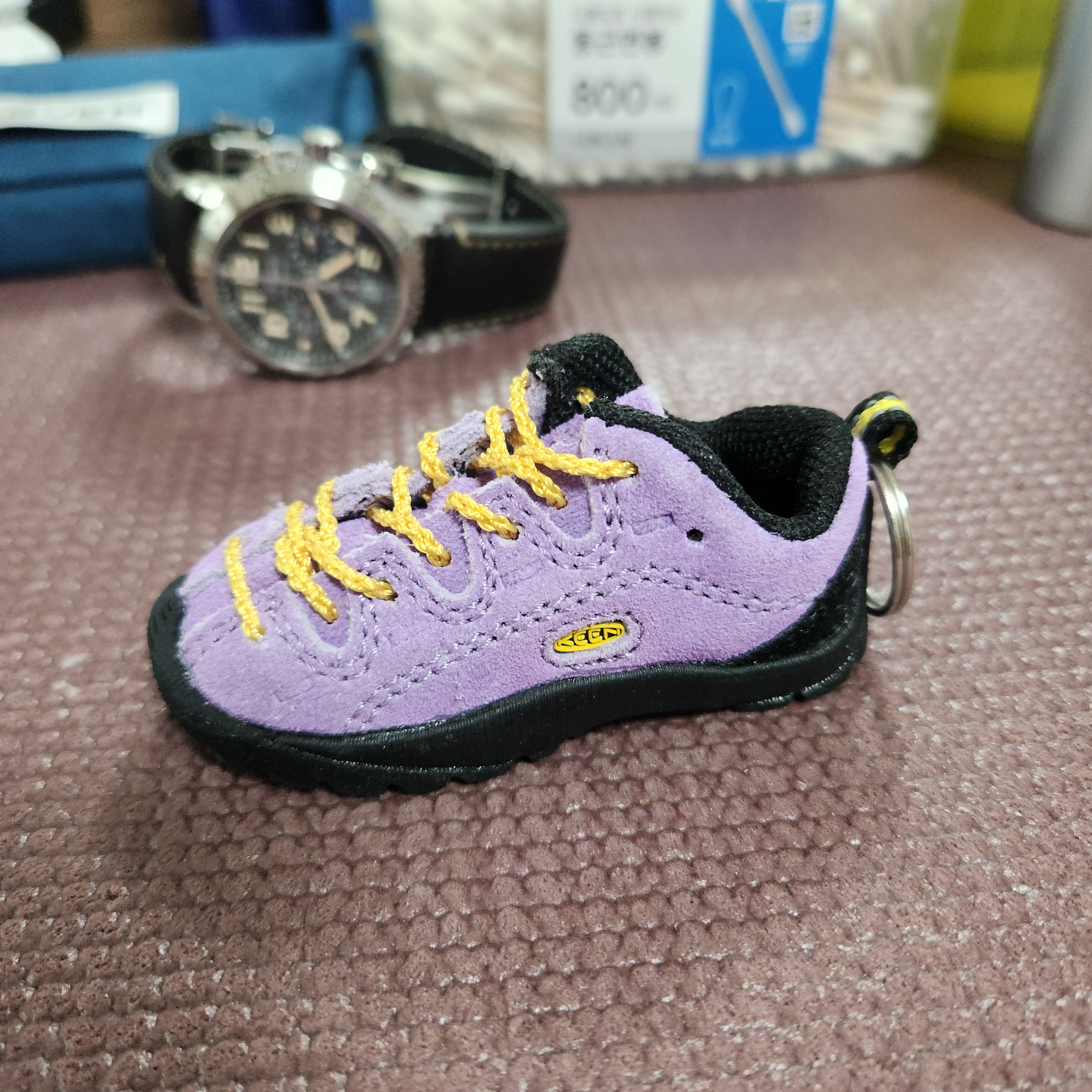 Keen Iroto Ikiru X Uneek II CVT Sandals All Gender Multi/Birch 착용 스타일 - 1
